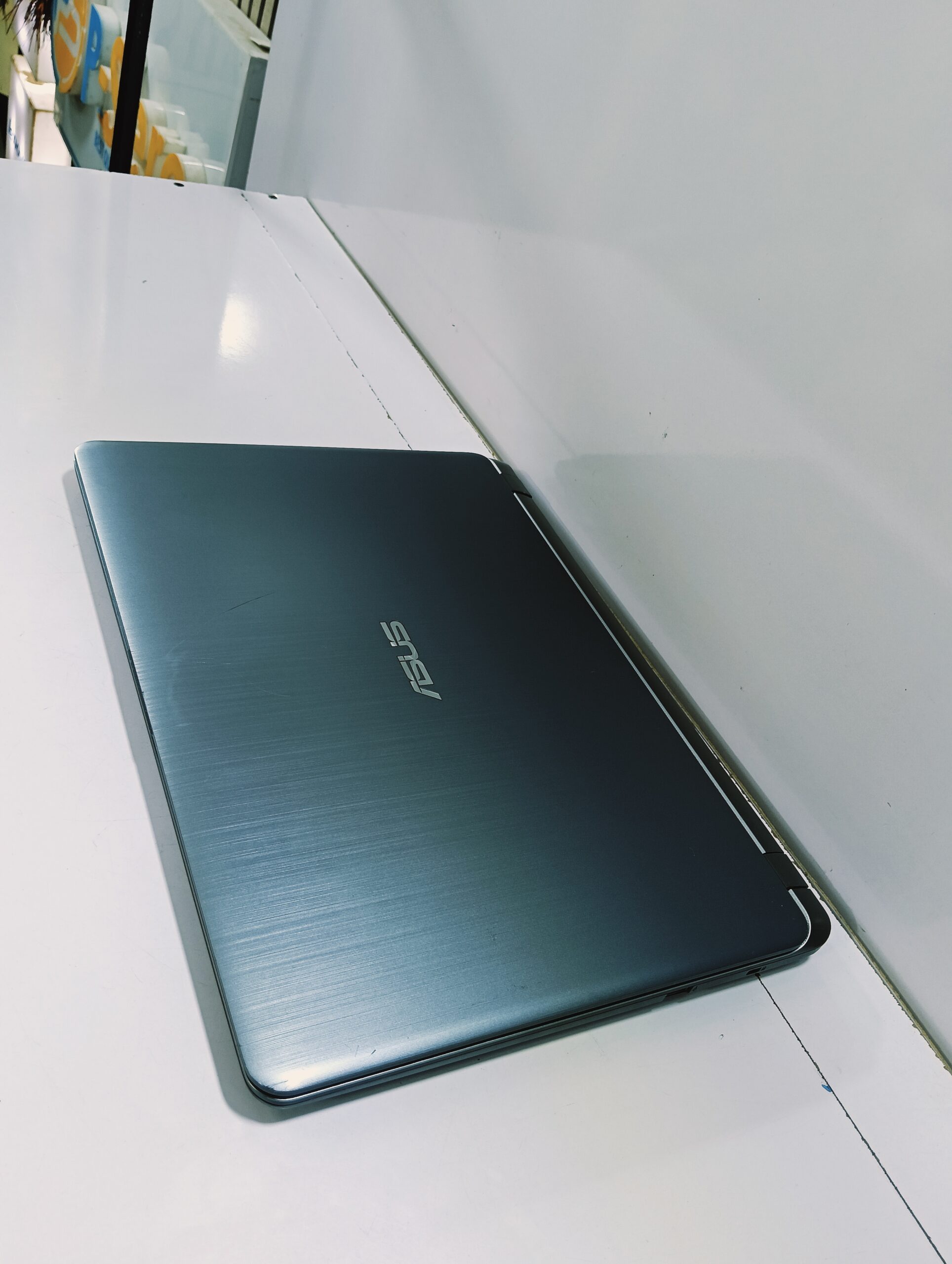 Asus VivoBook 15 - Core i5 - 256GB SSD - 8GB - 8th Gen - 2GB NVIDIA Dedicated Graphics - Image 2