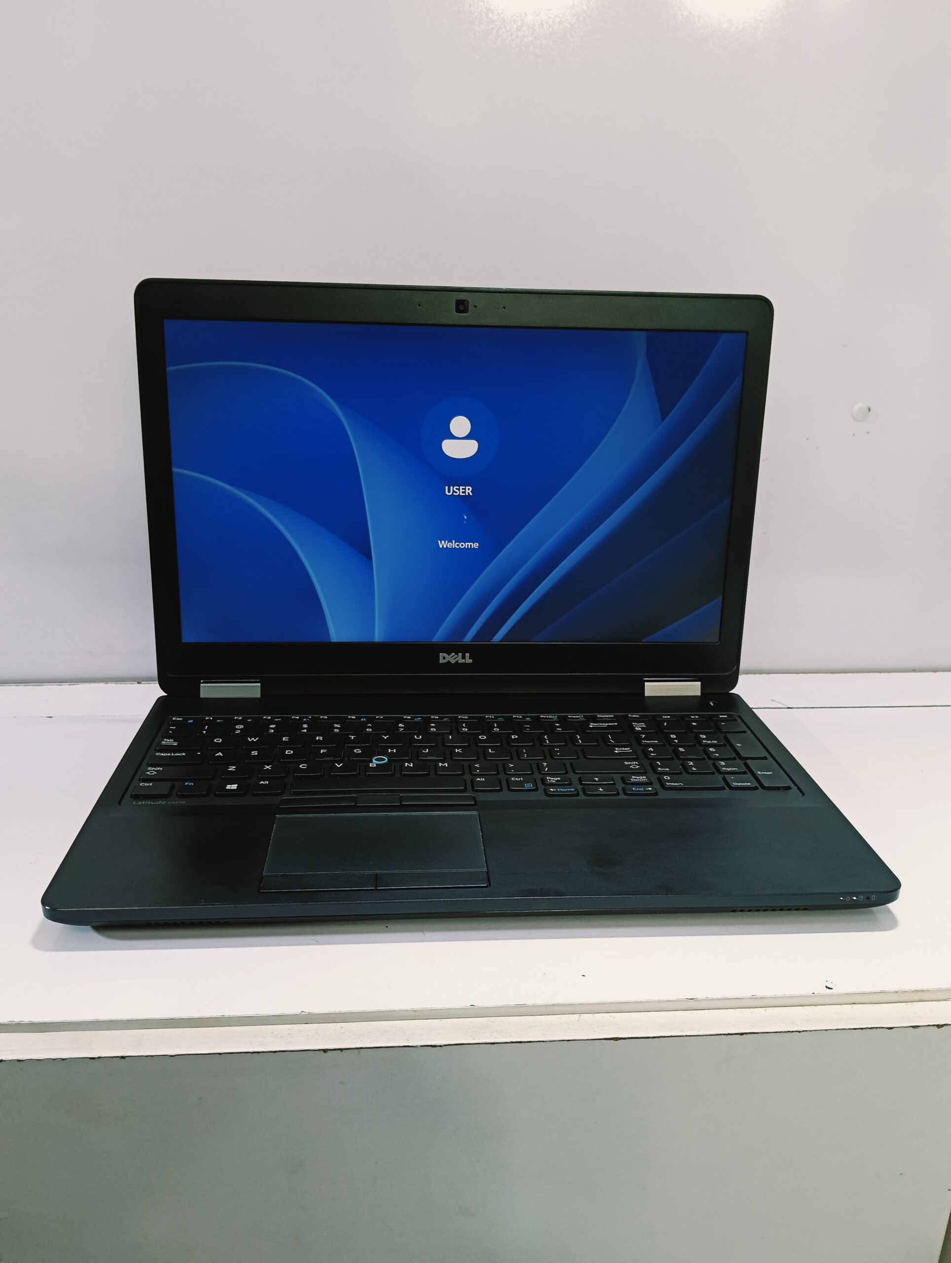 Dell Inspiron 15-7579 2in1 - Core i5 - 7th Gen - 256GB SSD - 8GB Ram - Windows 11 Pro - Image 5