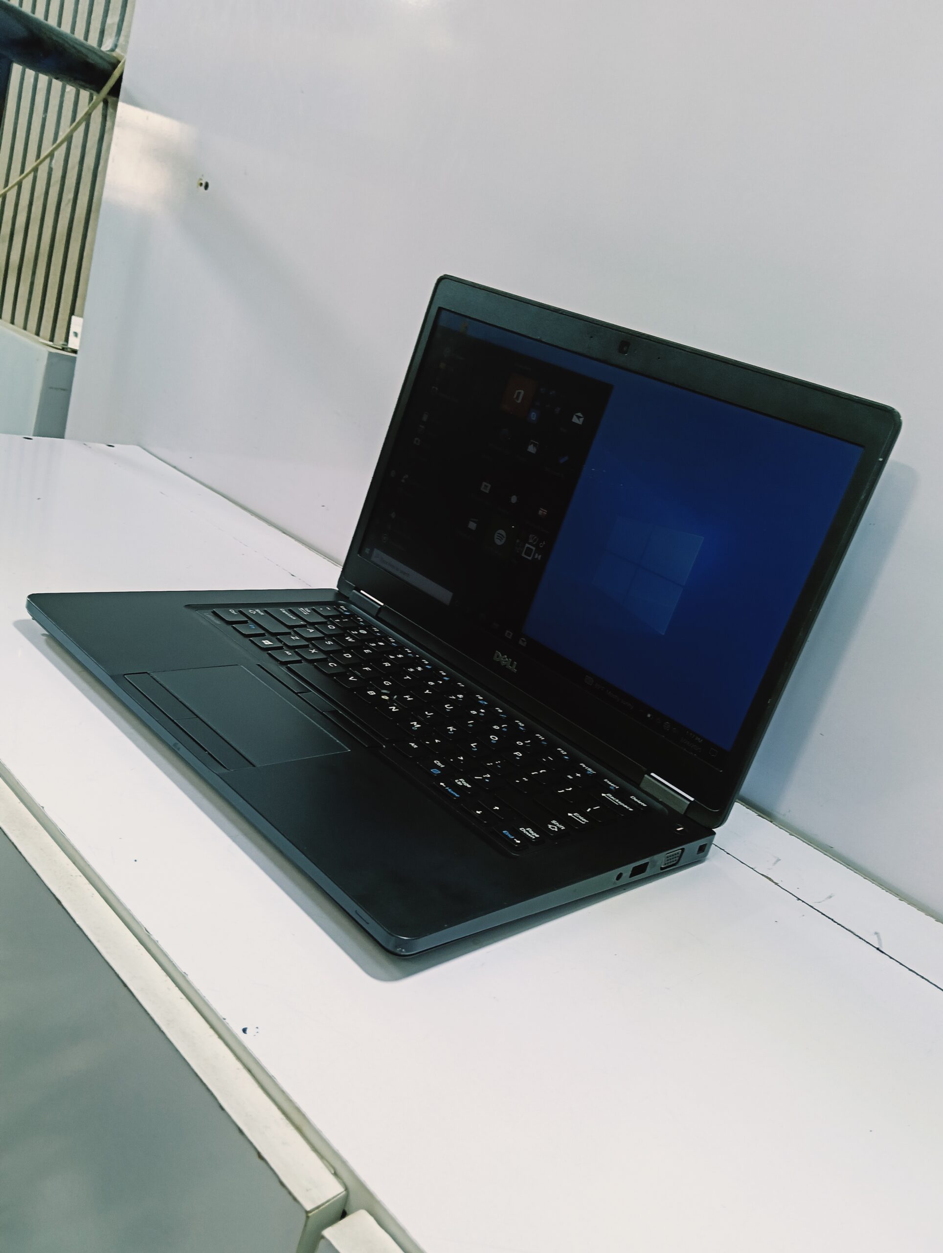 Dell Latitude E5480 - Core i5 - 7th Gen - 256GB SSD - 8GB Ram - Windows 11 Pro - Image 7
