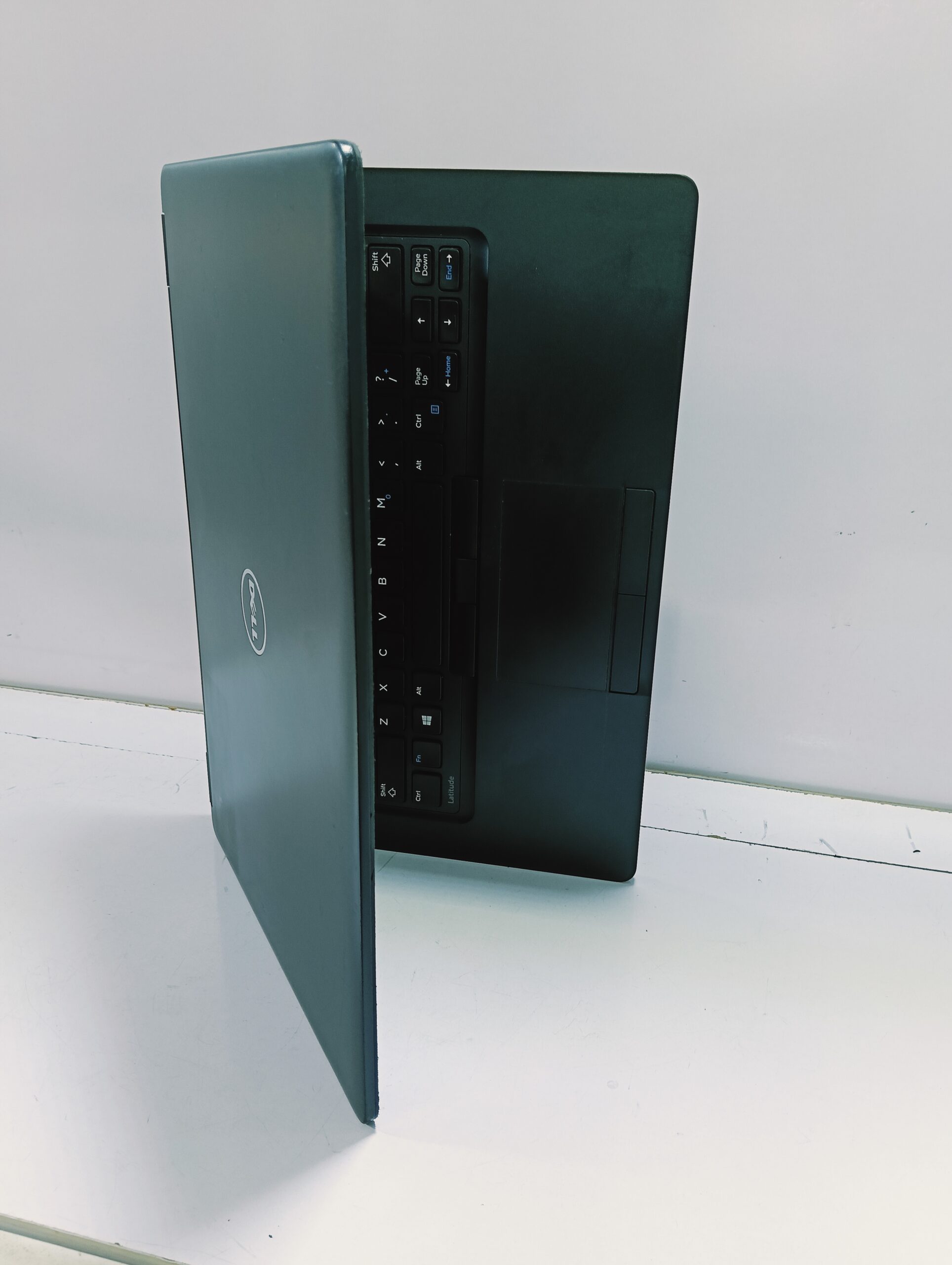 Dell Latitude E5480 - Core i5 - 7th Gen - 256GB SSD - 8GB Ram - Windows 11 Pro - Image 2