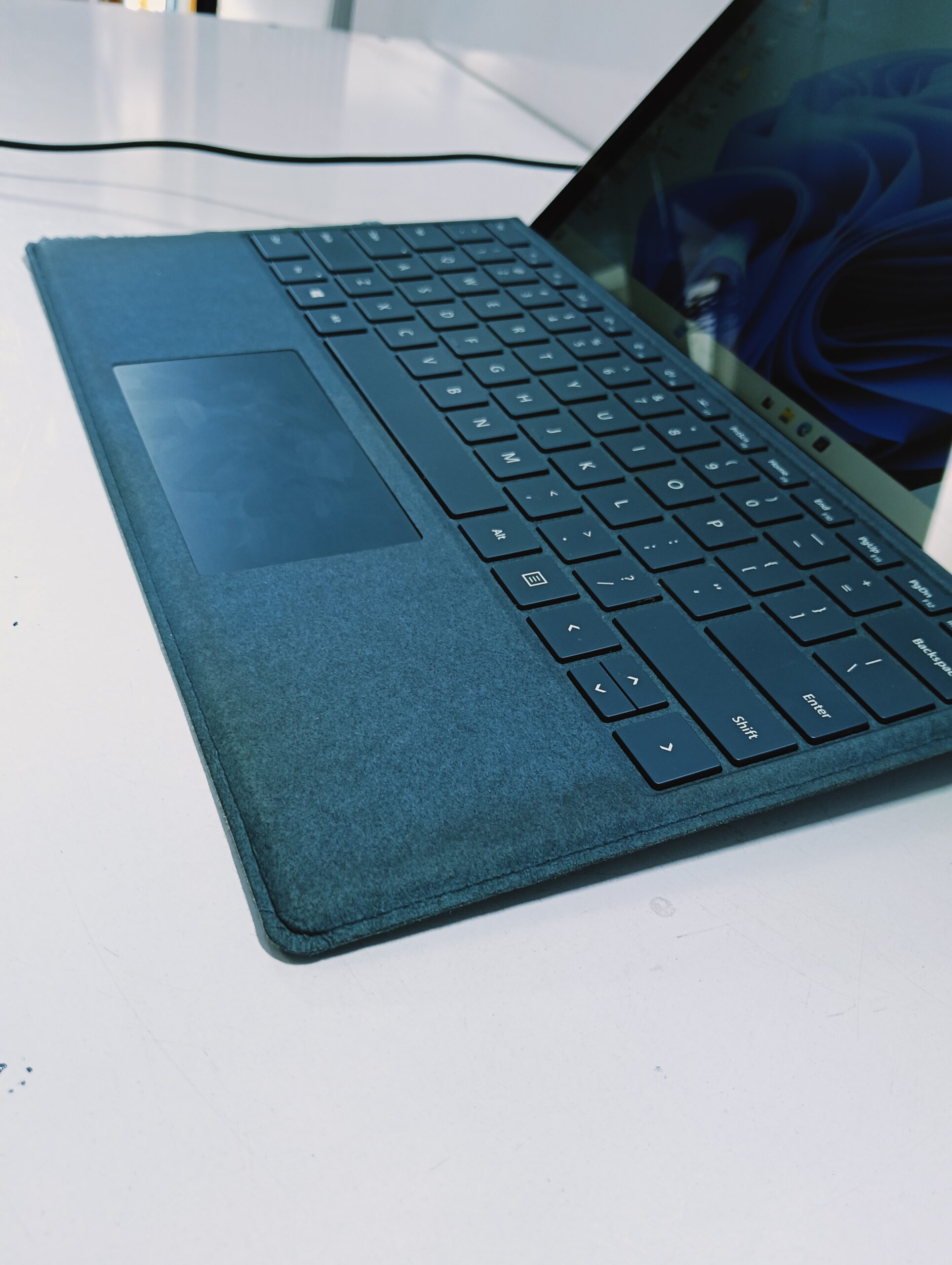 Microsoft Surface Pro 7Β - Touchscreen - Detachable Keyboard - Core i5 - 10th Gen - Image 3