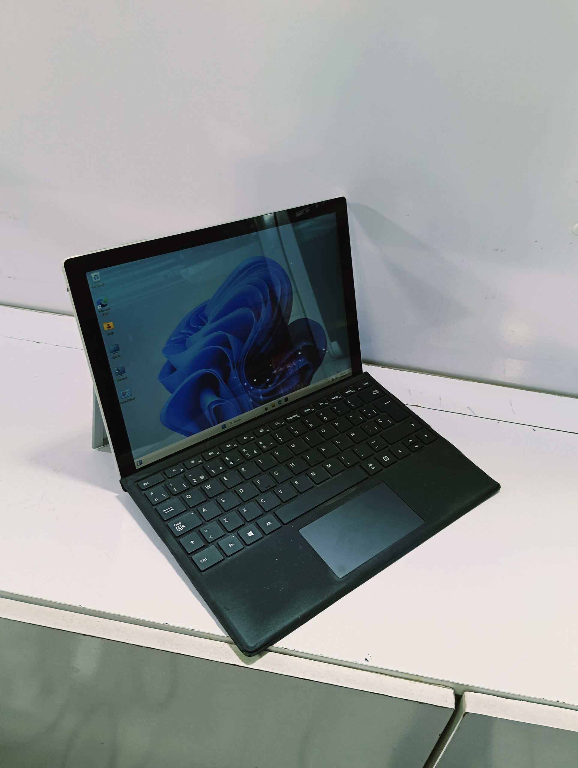 【キーボード付き】Surface Pro7/8GB/256GB/ Surface Pro Microsoft Pro7 1866 Corei5-1035G4/8GB/256GB
