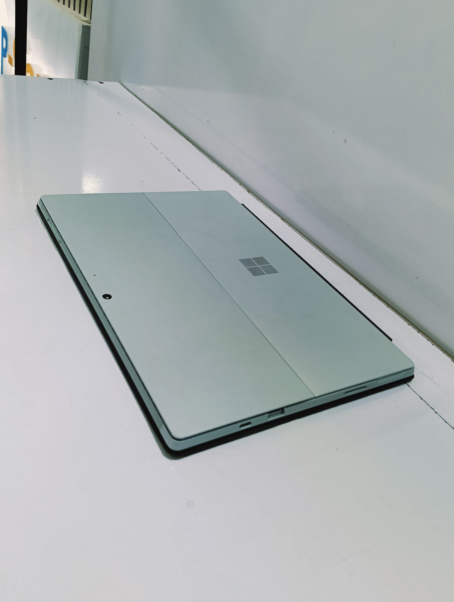 Microsoft Surface Pro 7 – Touchscreen – Detachable Keyboard – Core i5 – 256GB SSD - 8GB Ram - Image 8