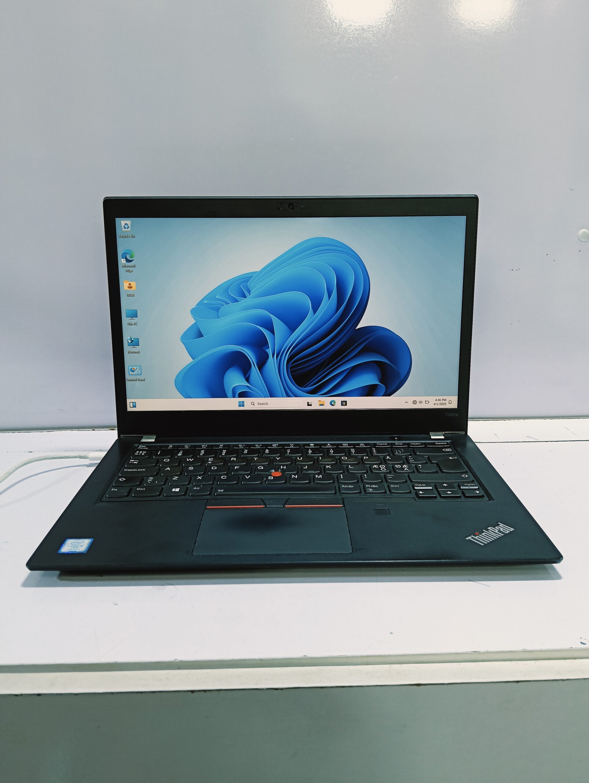 Lenovo ThinkPad T480s Lagos - Core i5 - 256GB SSD - 8GB Ram - 8th Gen - Windows 11 Pro