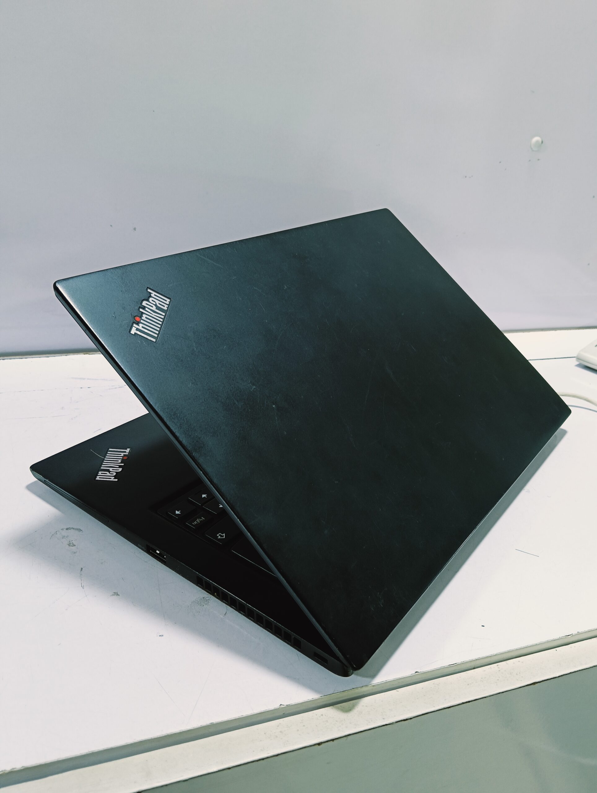 Lenovo ThinkPad T480s Lagos - Core i5 - 256GB SSD - 8GB Ram - 8th Gen - Windows 11 Pro - Image 5