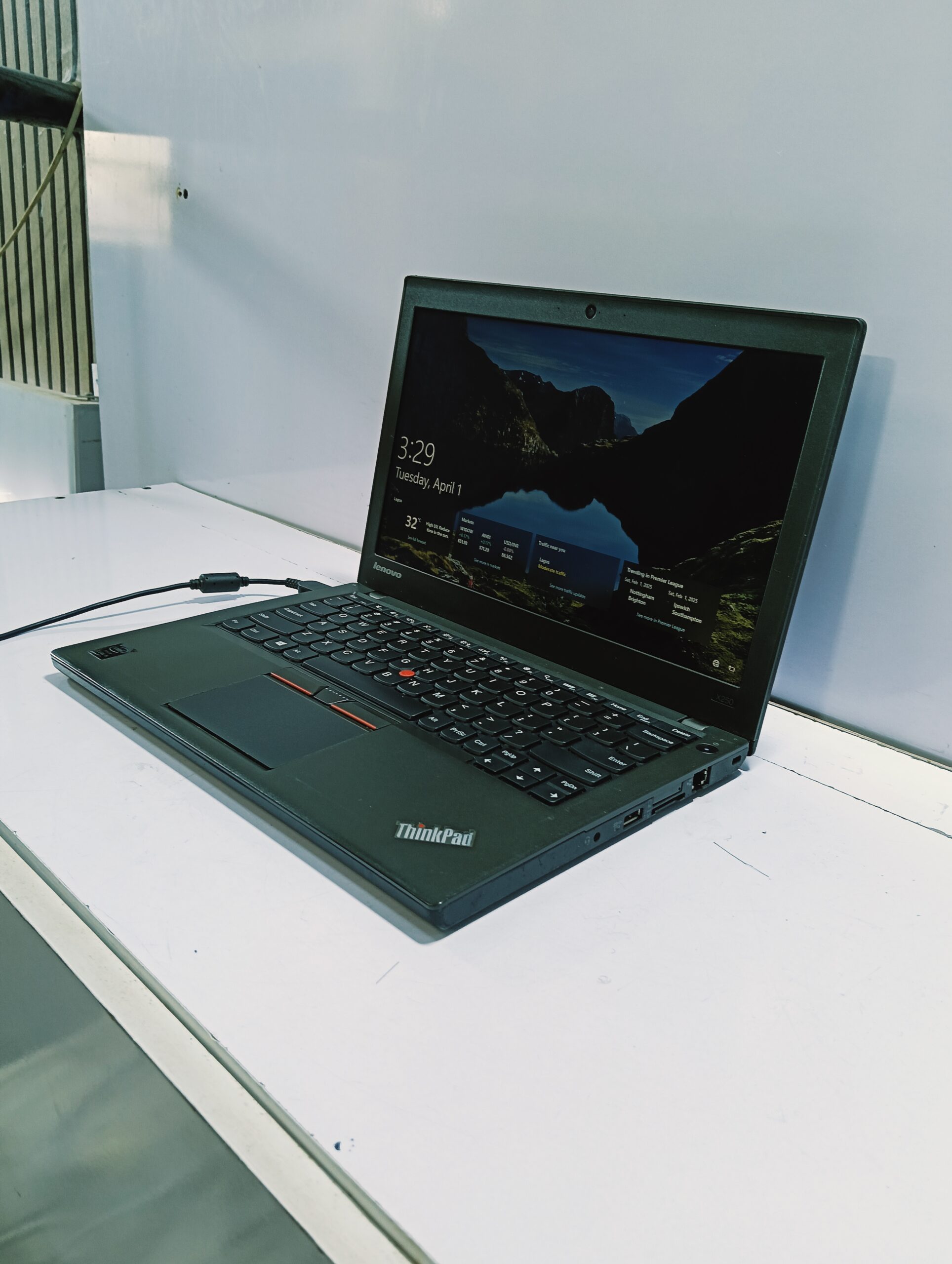 Lenovo ThinkPad T480s Lagos - Core i5 - 256GB SSD - 8GB Ram - 8th Gen - Windows 11 Pro - Image 12