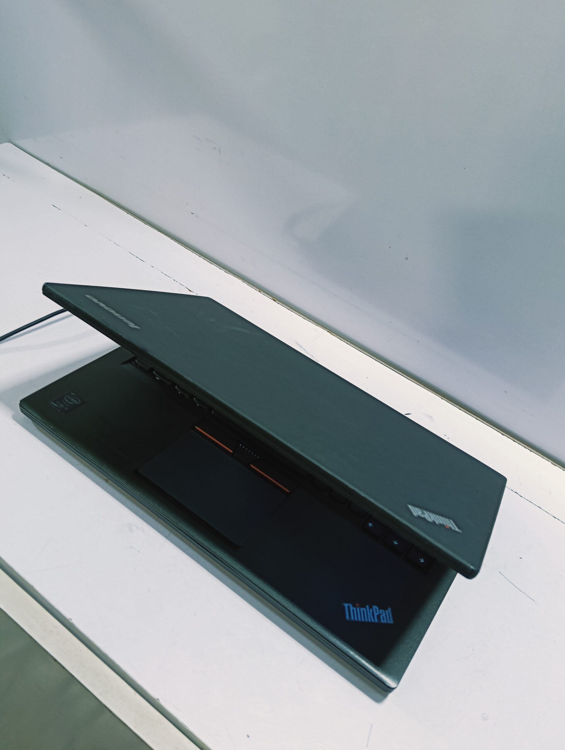 Lenovo ThinkPad T480s Lagos - Core i5 - 256GB SSD - 8GB Ram - 8th Gen - Windows 11 Pro - Image 13