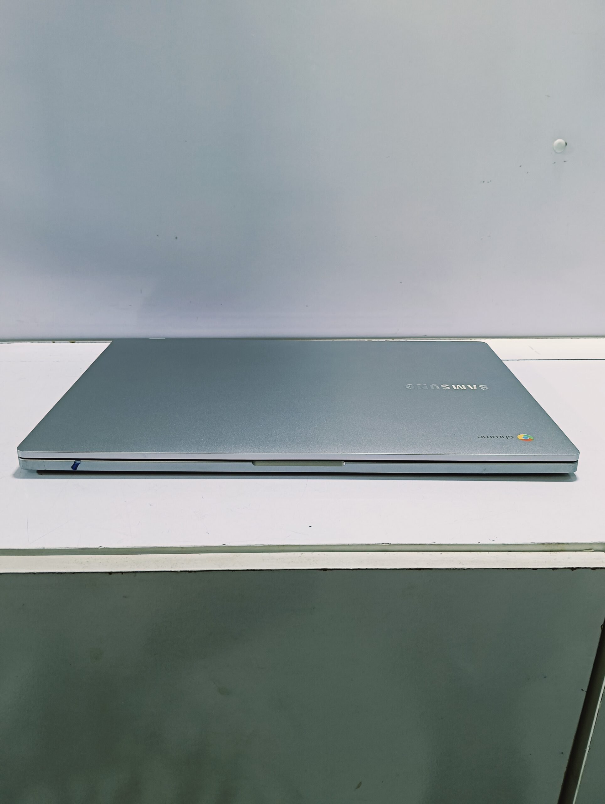 Samsung Google Casta Chromebook -Intel Celeron - 32GB SSD - 4GB Ram - Windows 10 Pro - Image 5
