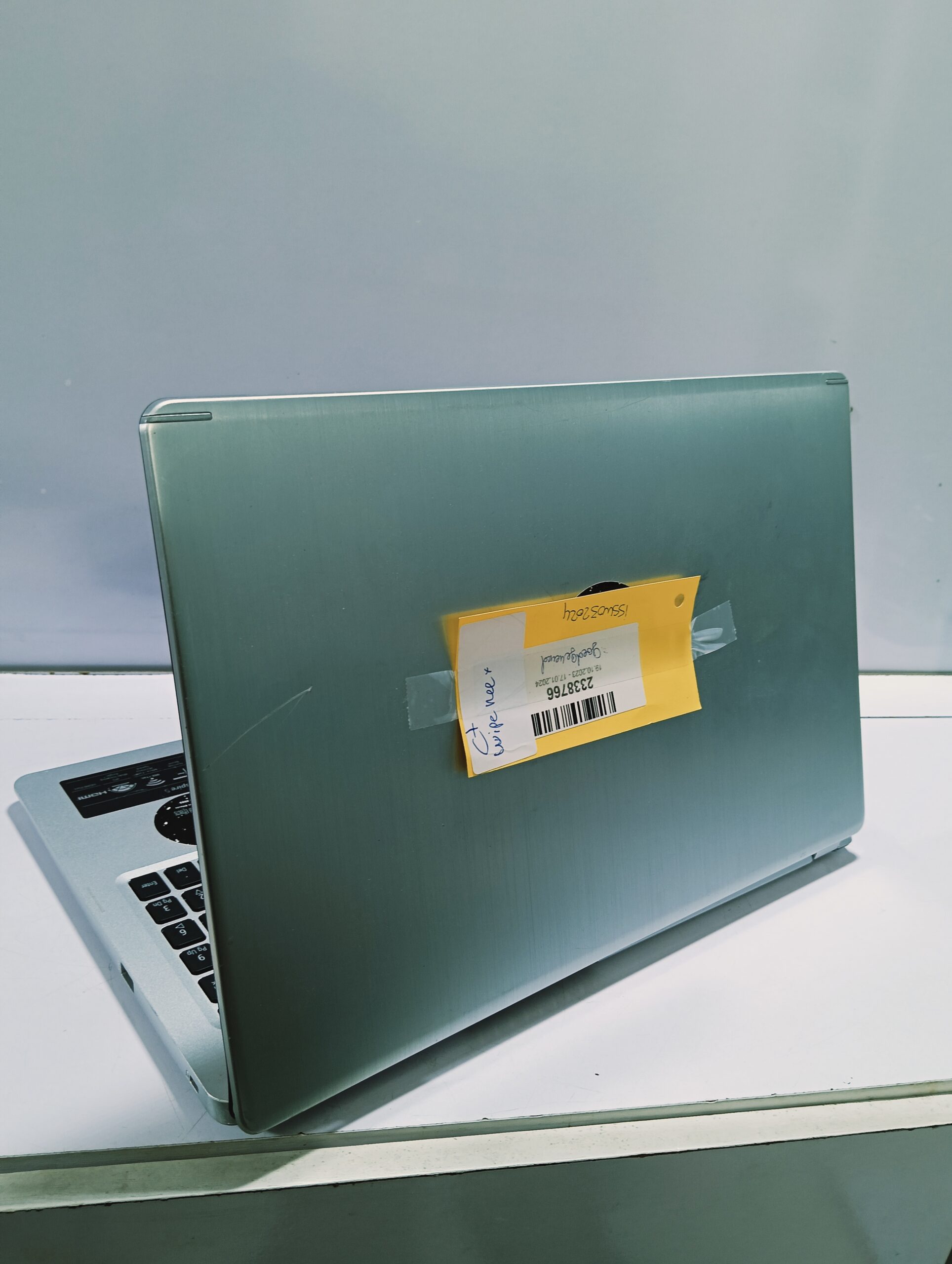 Acer Aspire A515-43 - AMD Ryzen 3 - 3rd Gen - 126GB SSD - 4GB Ram - Windows 11 Pro - Image 8