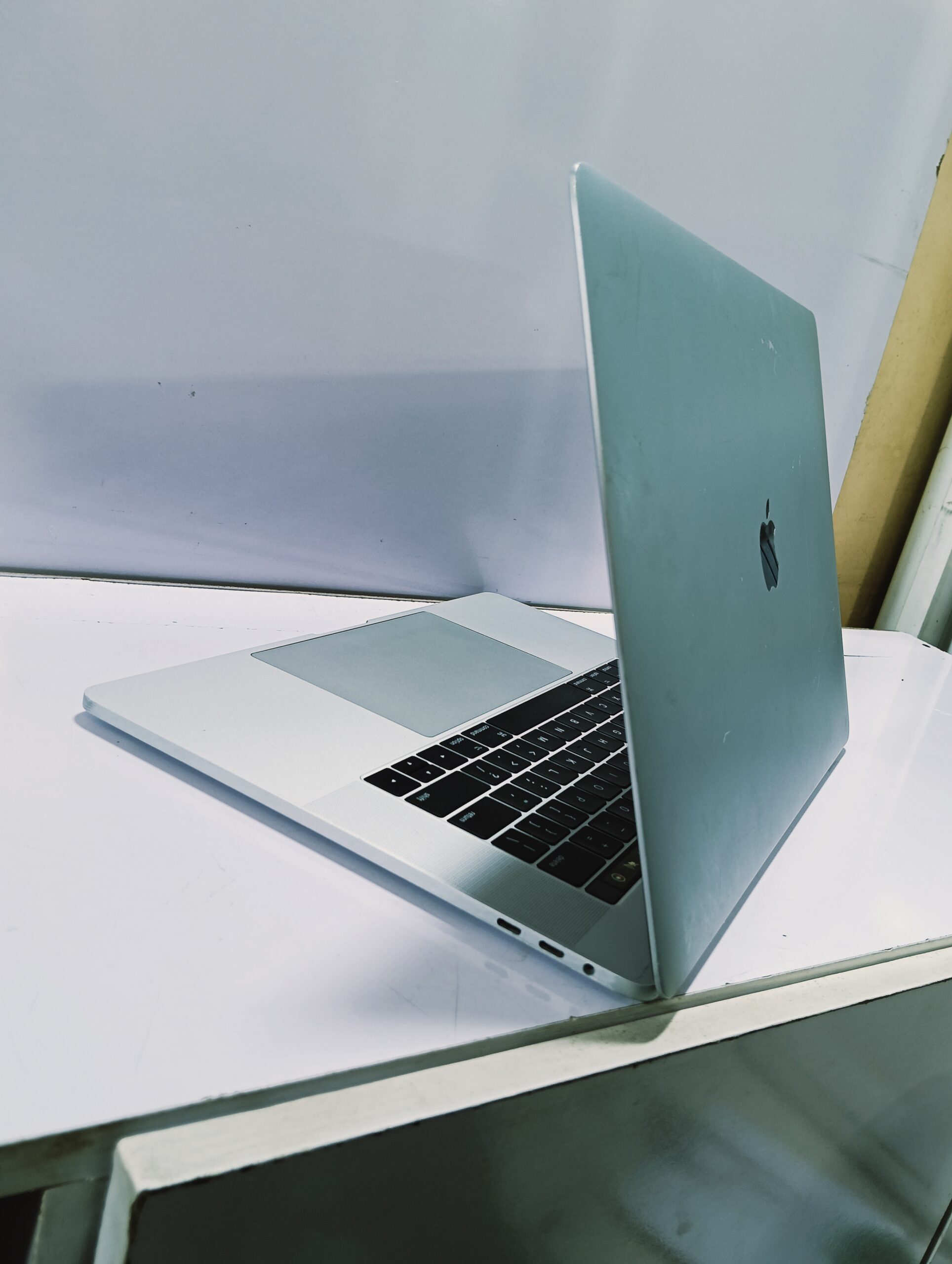 ア*メ様 MacBook Pro 2016 Touch bar付 MacBook Pro（2016）Touch Barモデルの先行レビューまとめ