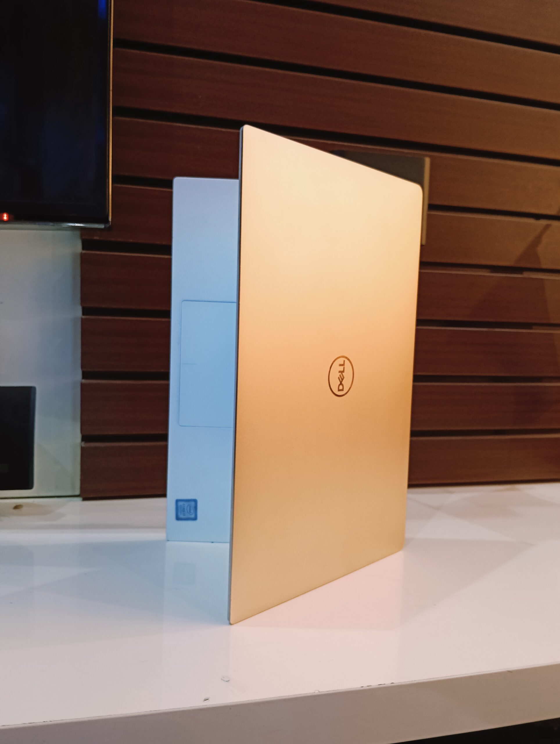 Dell XPS 13 - Core i7 - 8th Gen - 512GB SSD - 16GB Ram - Keyboard Light - - Image 3