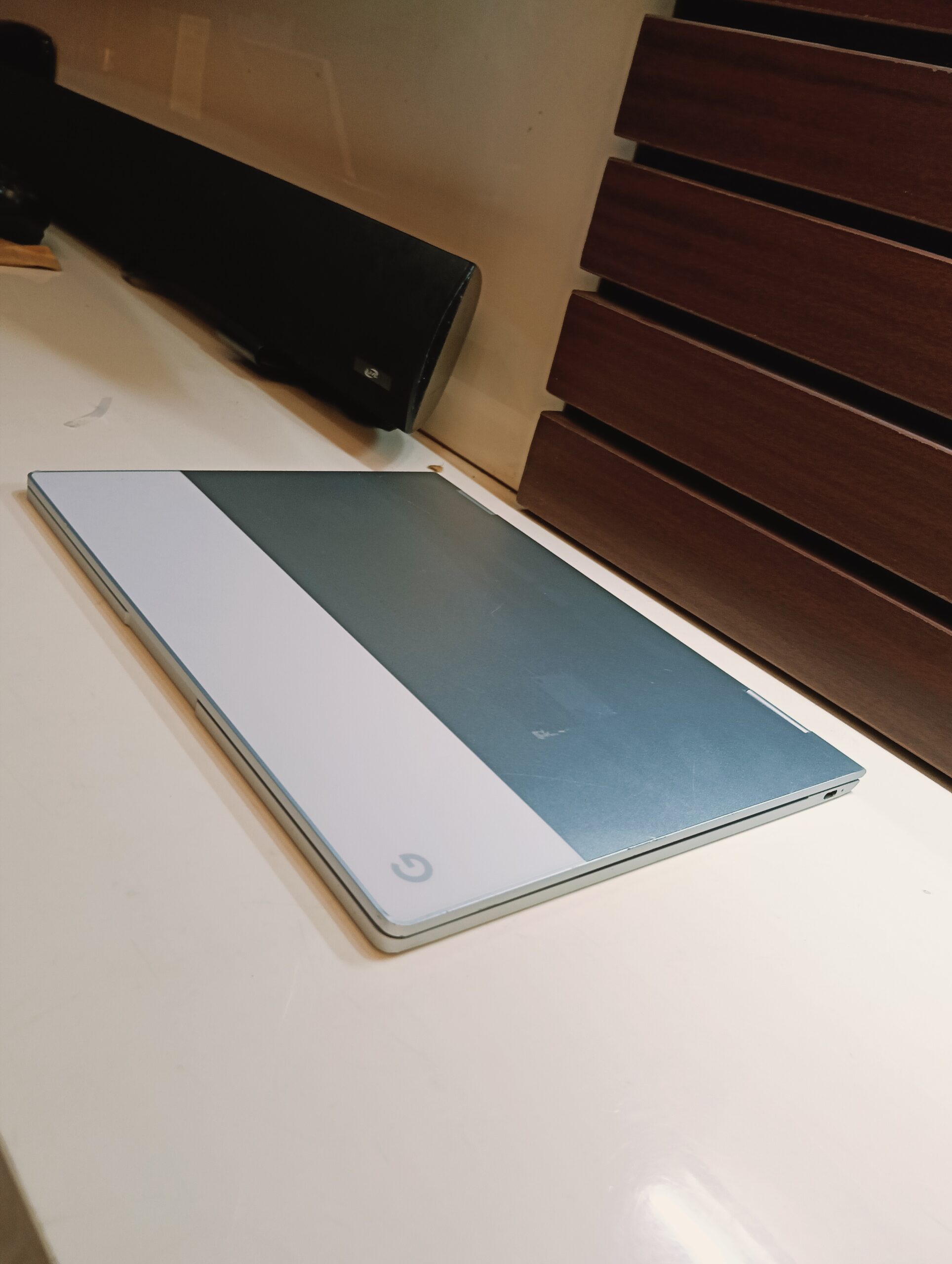 Google Pixel Chromebook - 13 inch - loud Storage – Ultra Slim – Silver Color – Super Fast – Intel - Image 3