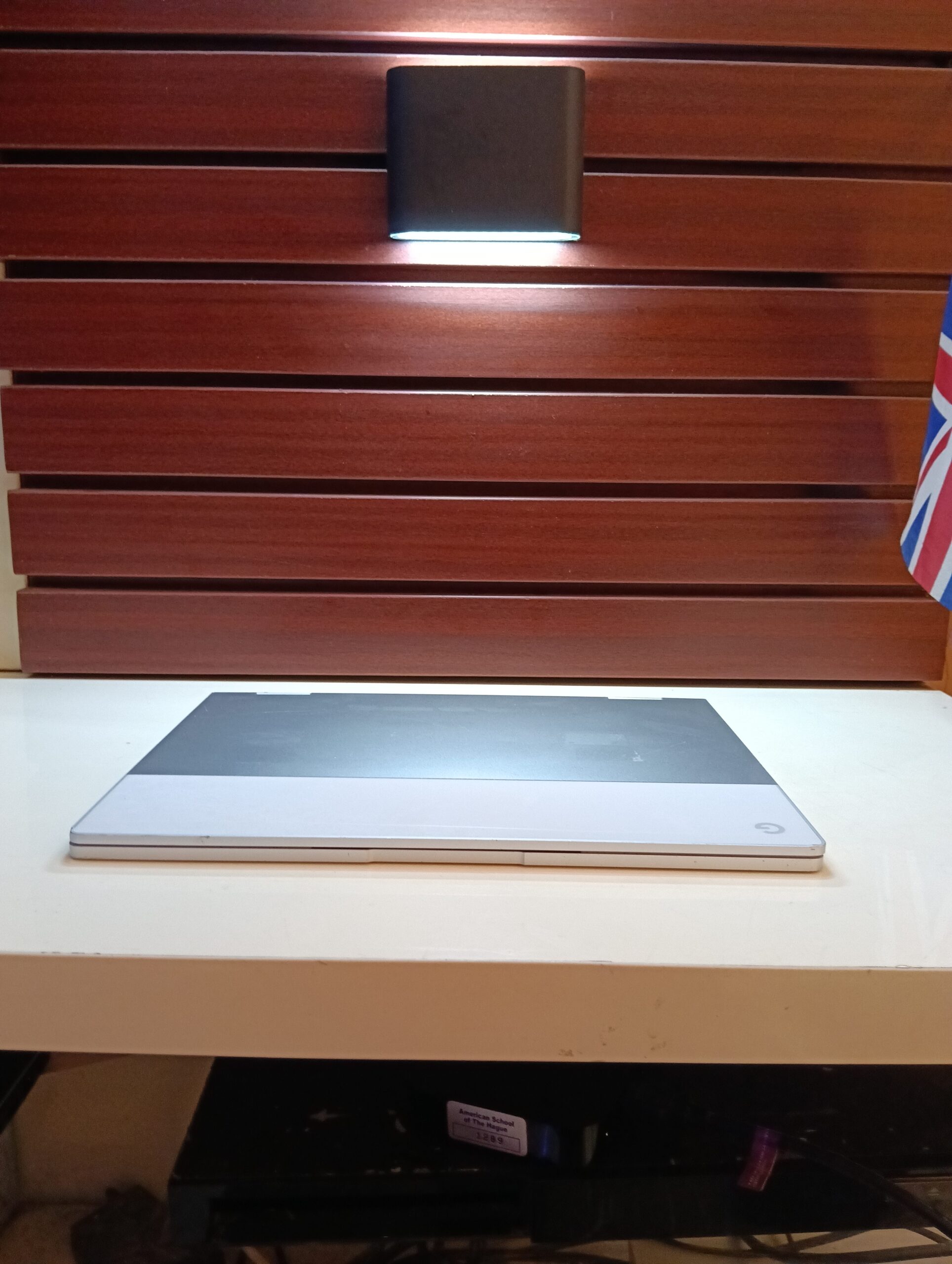 Google Pixel Chromebook - 13 inch - loud Storage – Ultra Slim – Silver Color – Super Fast – Intel - Image 5