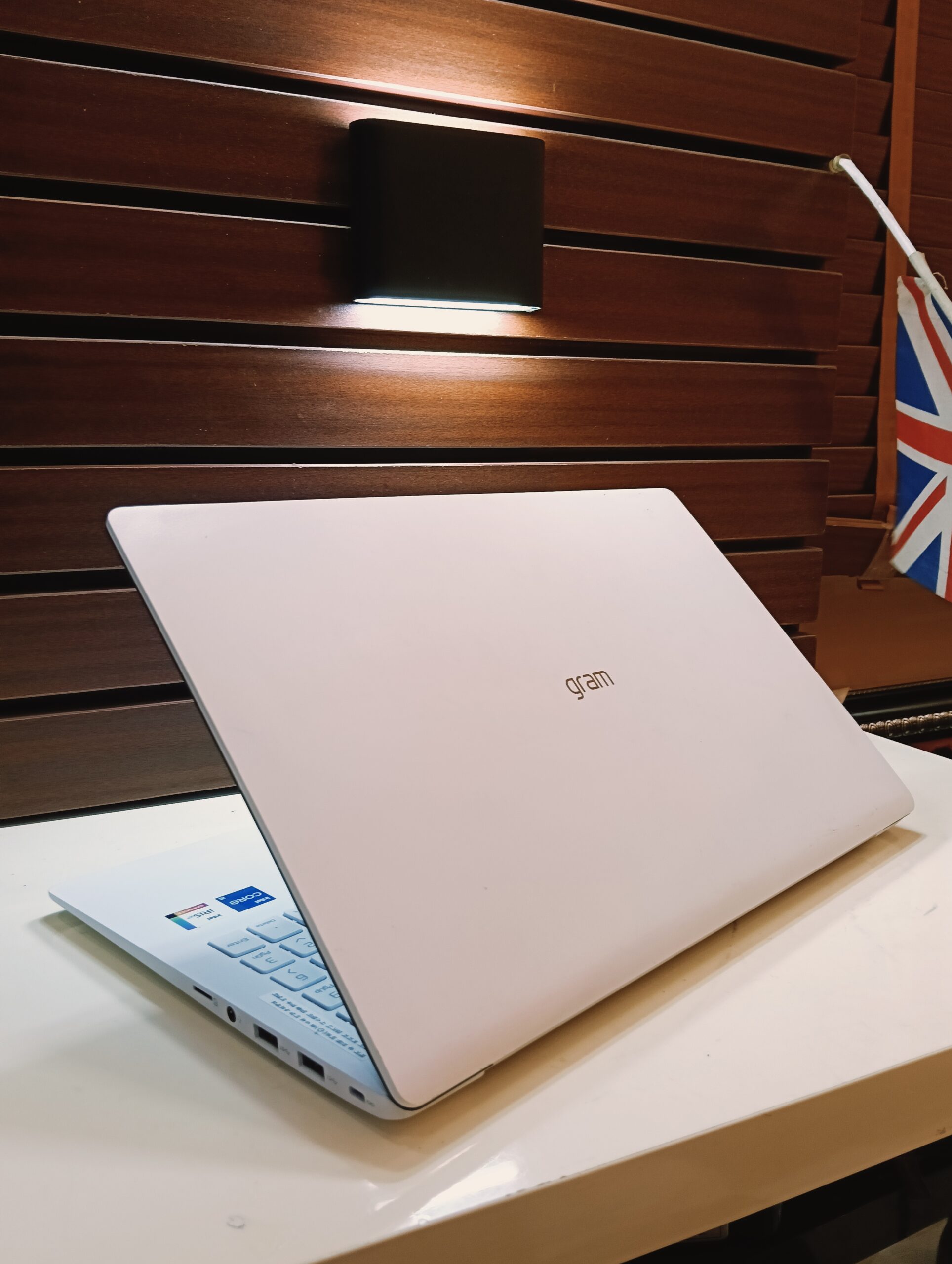 LG 15z95 - Intel Celeron - 11th Gen - 512GB SSD - 8GB Ram - Windows 11 Pro - Image 5