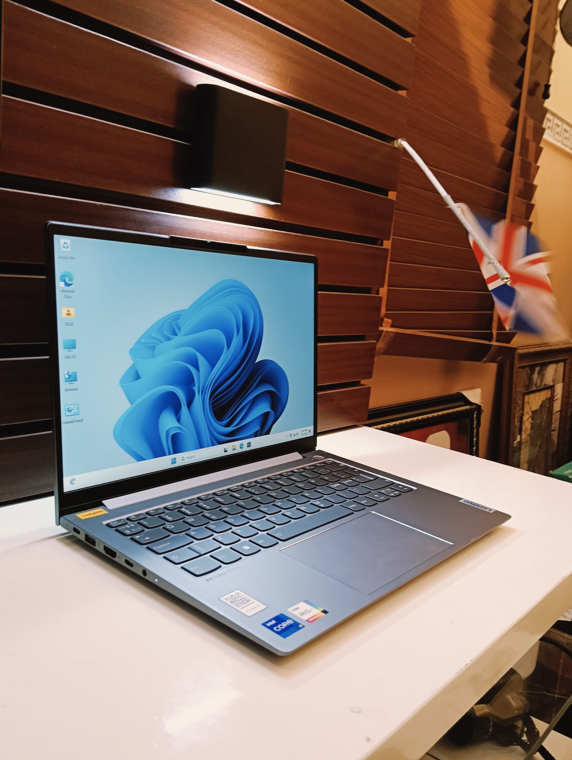 Lenovo Laptop - Intel Core i7 (1.9GHz) - 12th Gen - 512GB SSD - 16GB Ram - Windows 11 Pro - Image 5