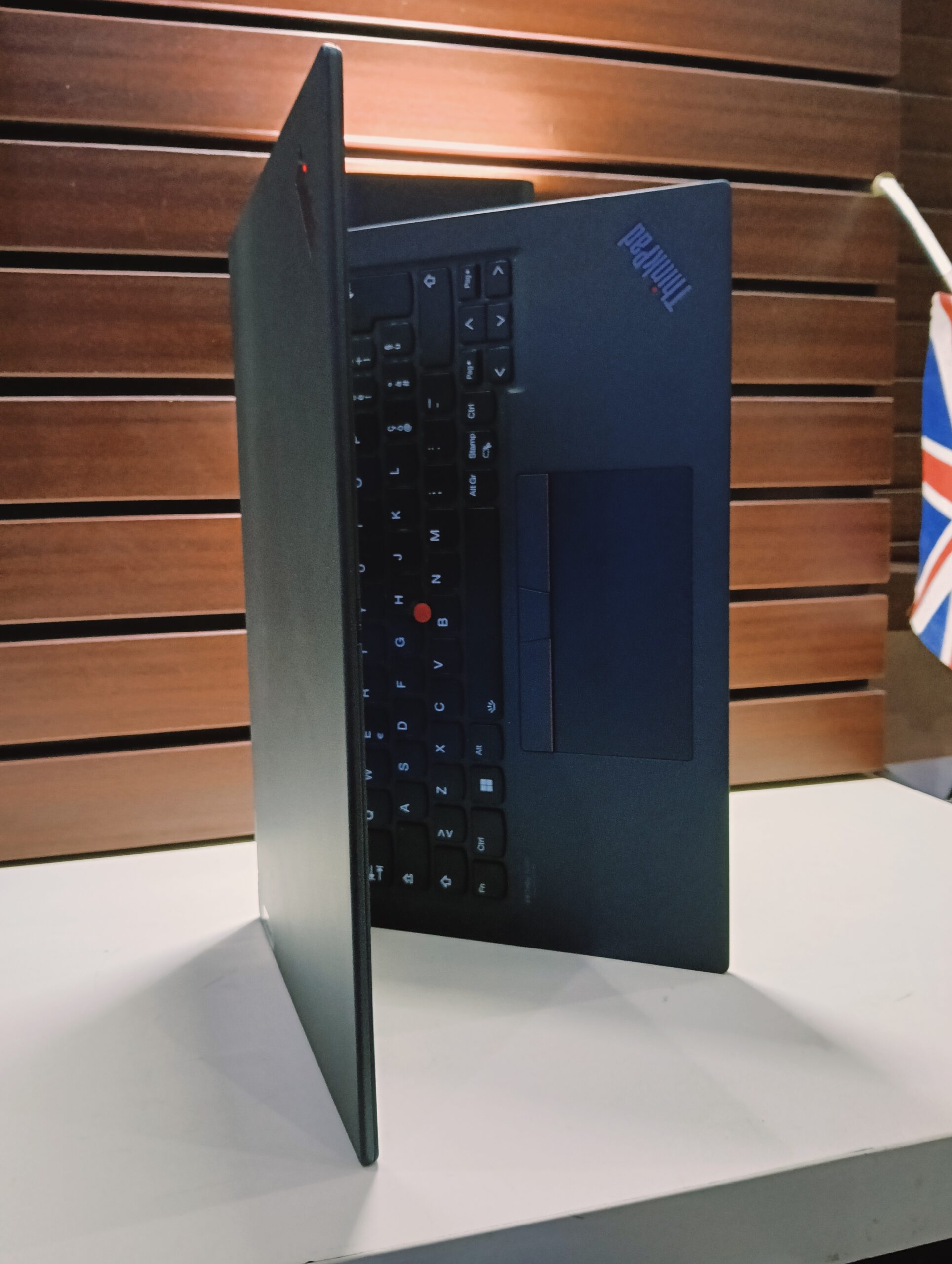 Lenovo 21AW00391X Laptop - Core i7 - 12th Gen - 512GB SSD - 16GB Ram - Windows 11 Pro - Image 6