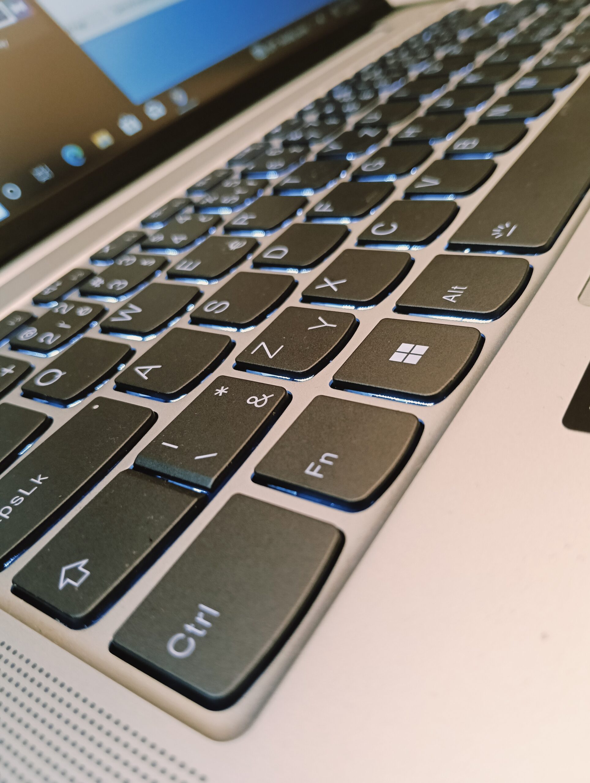 Lenovo 83BF - Core i5 - 12th Gen - 512GB SSD - 16GB Ram - Windows 11 Pro - Image 7