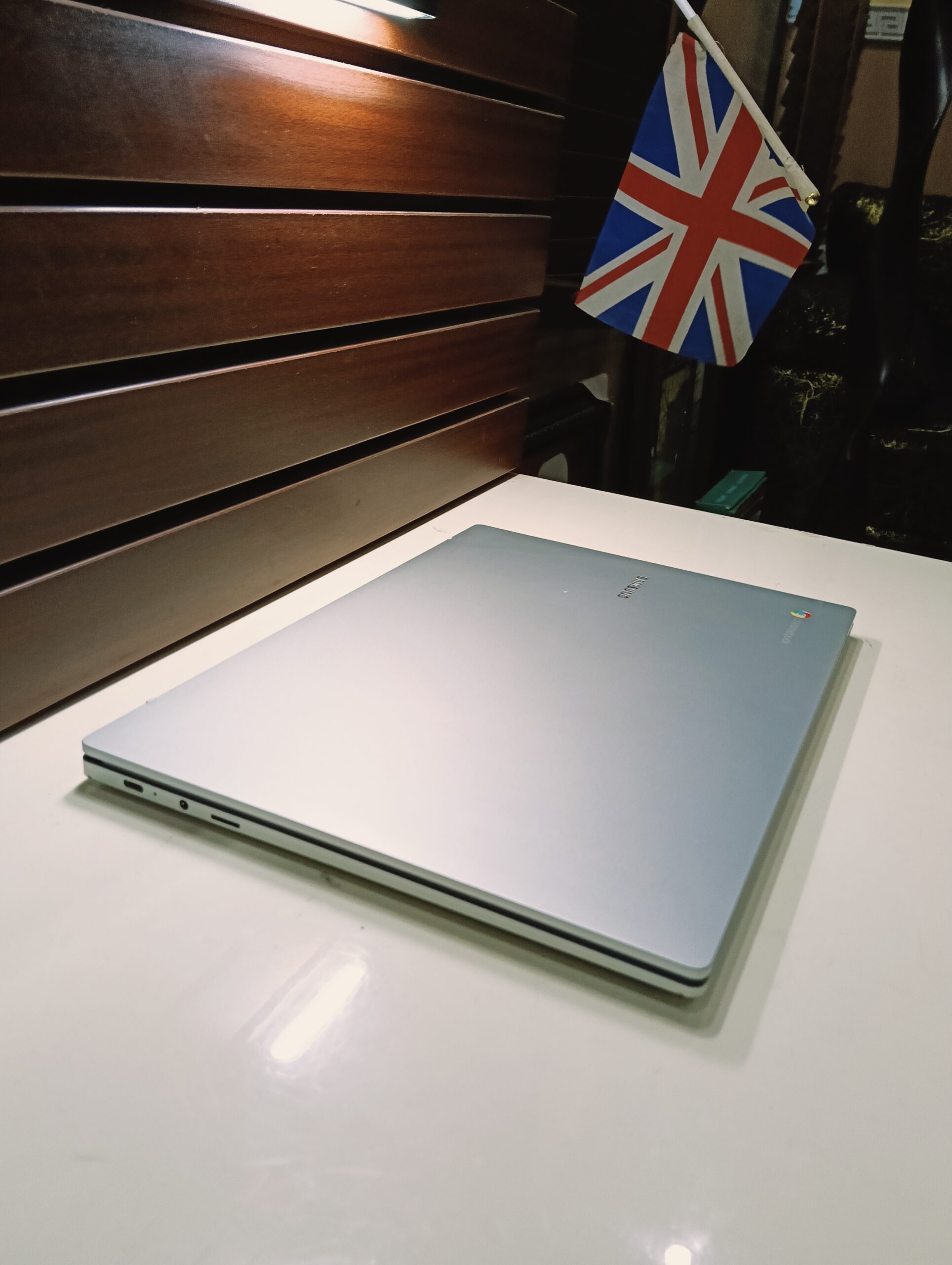 Samsung Chromebook – Cloud Storage – Ultra Slim – Silver Color – Super Fast – Intel Inside - Image 3