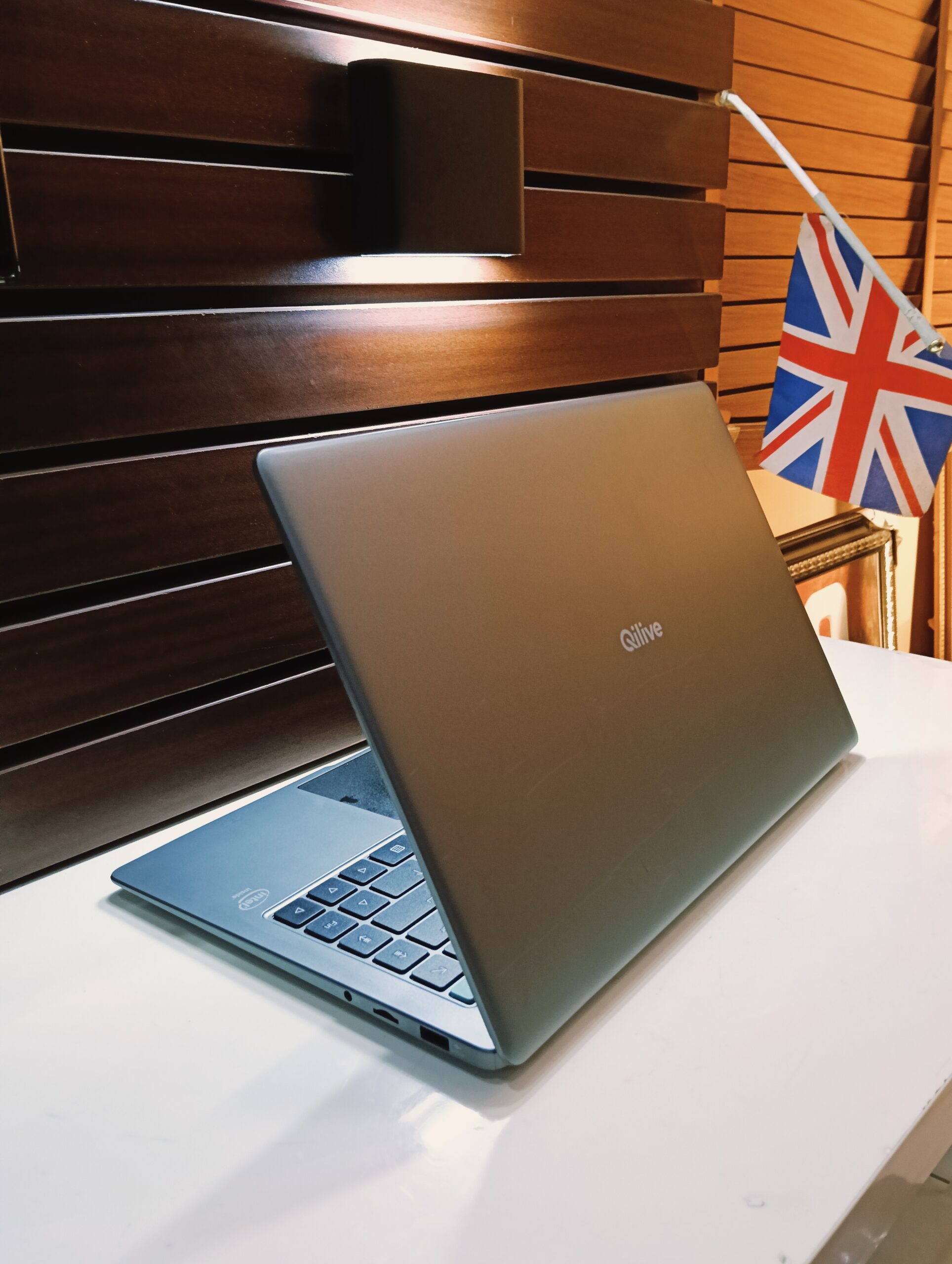 QiLive Sas OIA Laptop - Intel Core 2 - 128GB SSD - 4GB Ram - Windows 11 Pro