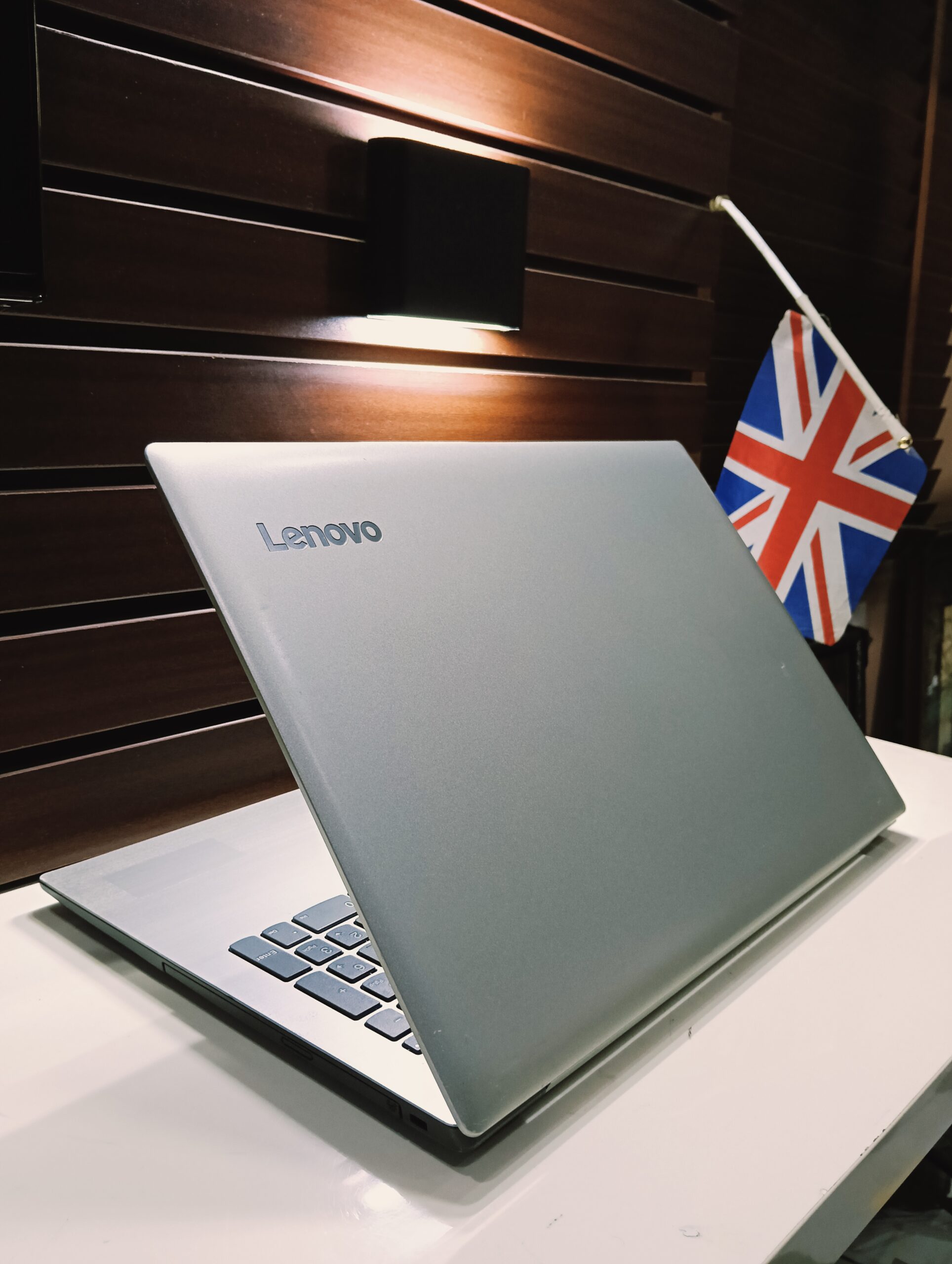 Lenovo IdeaPad 81DC - Core i5 (2.7GHz) - 7th Gen - 256GB SSD - 8GB Ram - Image 4