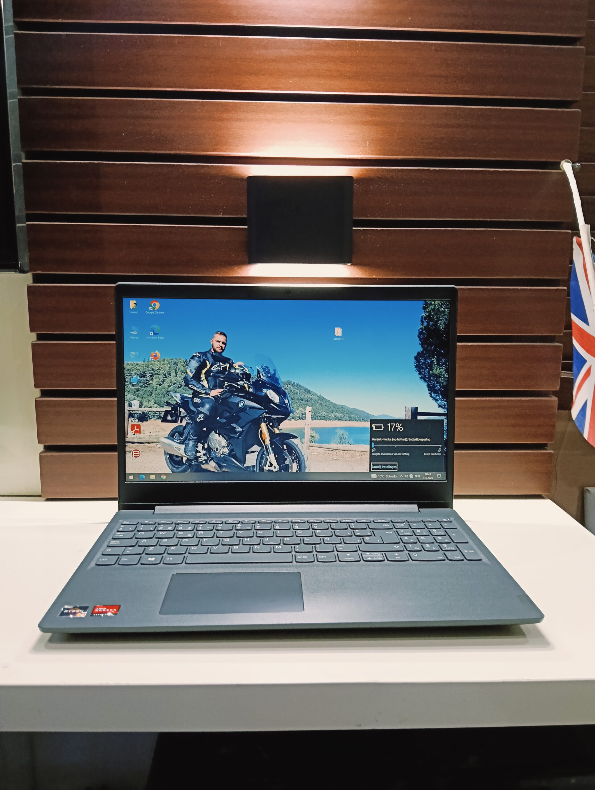 Lenovo IdeaPad 82C-7 - AMD RYZEN 3 (2.6GHz) - 256GB SSD - 8GB Ram - Windows 11 Pro( 64 bit ) - Image 9