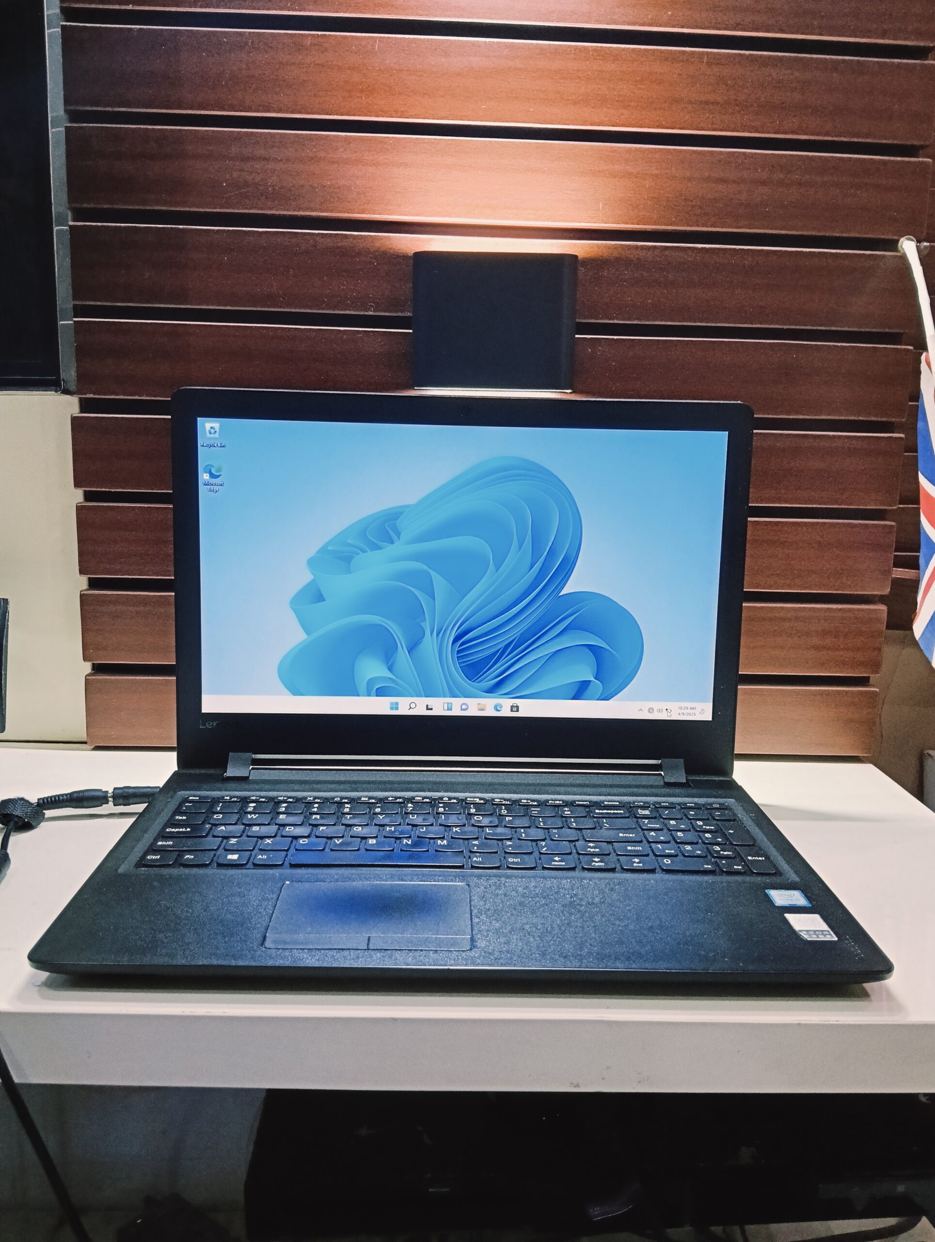 Lenovo IdeaPad 81AQ - Intel Core i5 (2.7GHz) - 128GB SSD - 4GB Ram - Windows 11 Pro