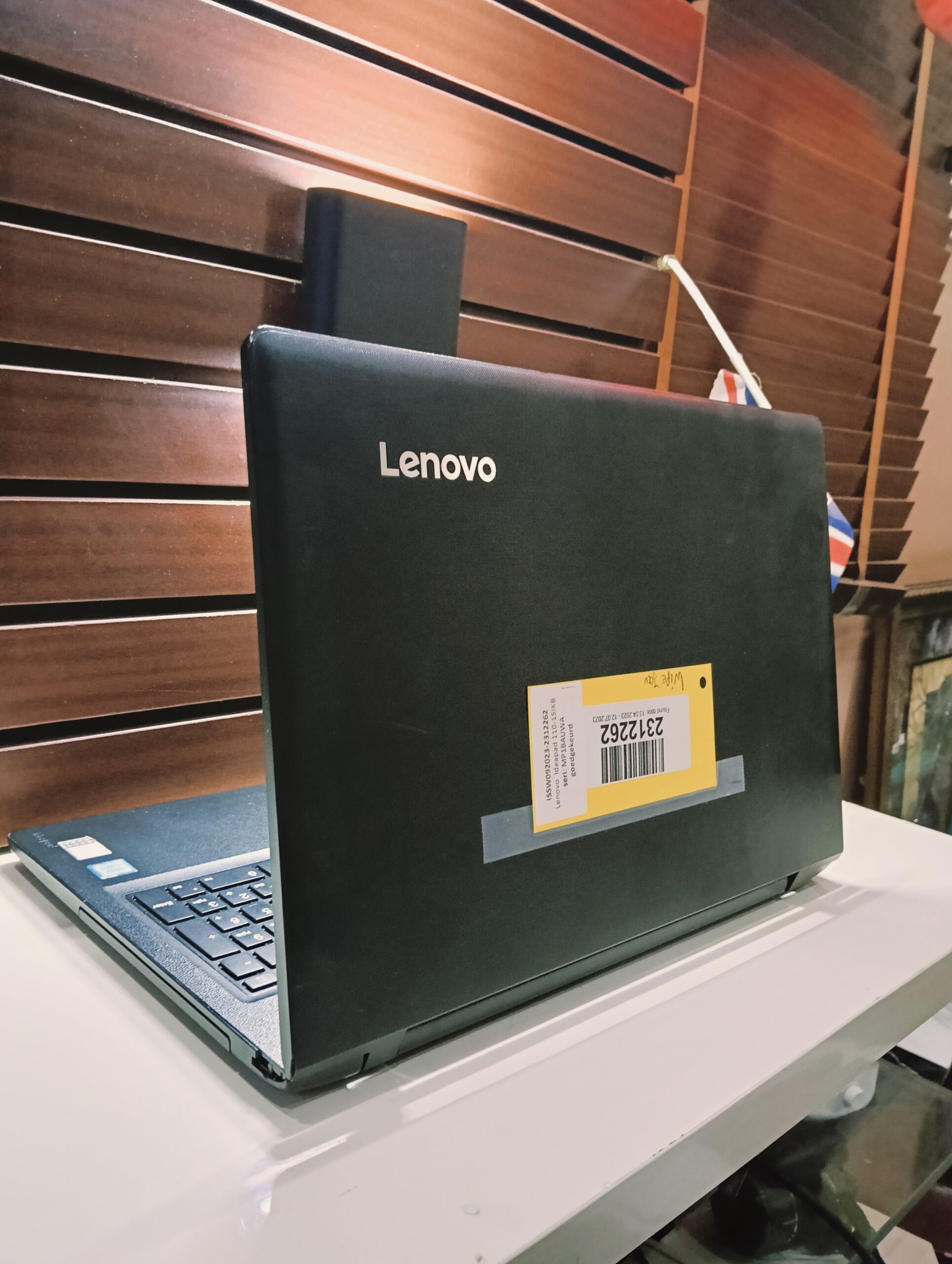 Lenovo IdeaPad 81AQ - Intel Core i5 (2.7GHz) - 128GB SSD - 4GB Ram - Windows 11 Pro - Image 2