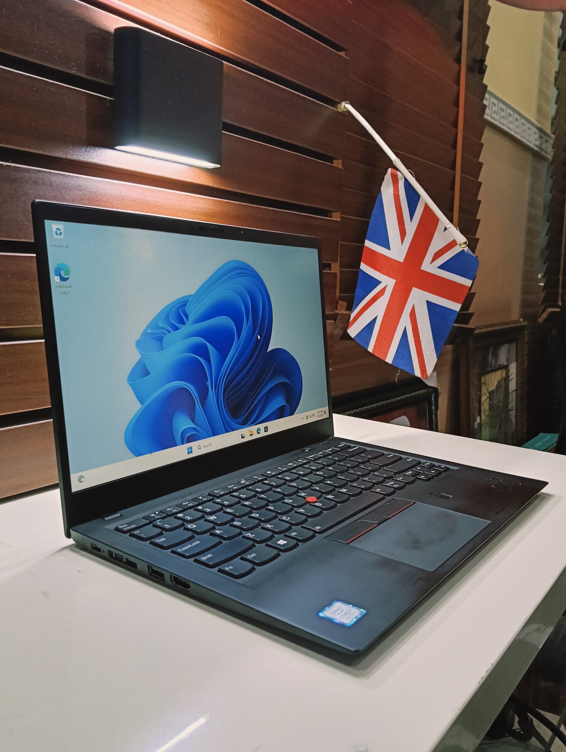 Lenovo 20KH006YUS - Intel Core i7 (2.0GHz) - 8th Gen - 512GB SSD - 16GB Ram - Windows 11 Pro - Image 4