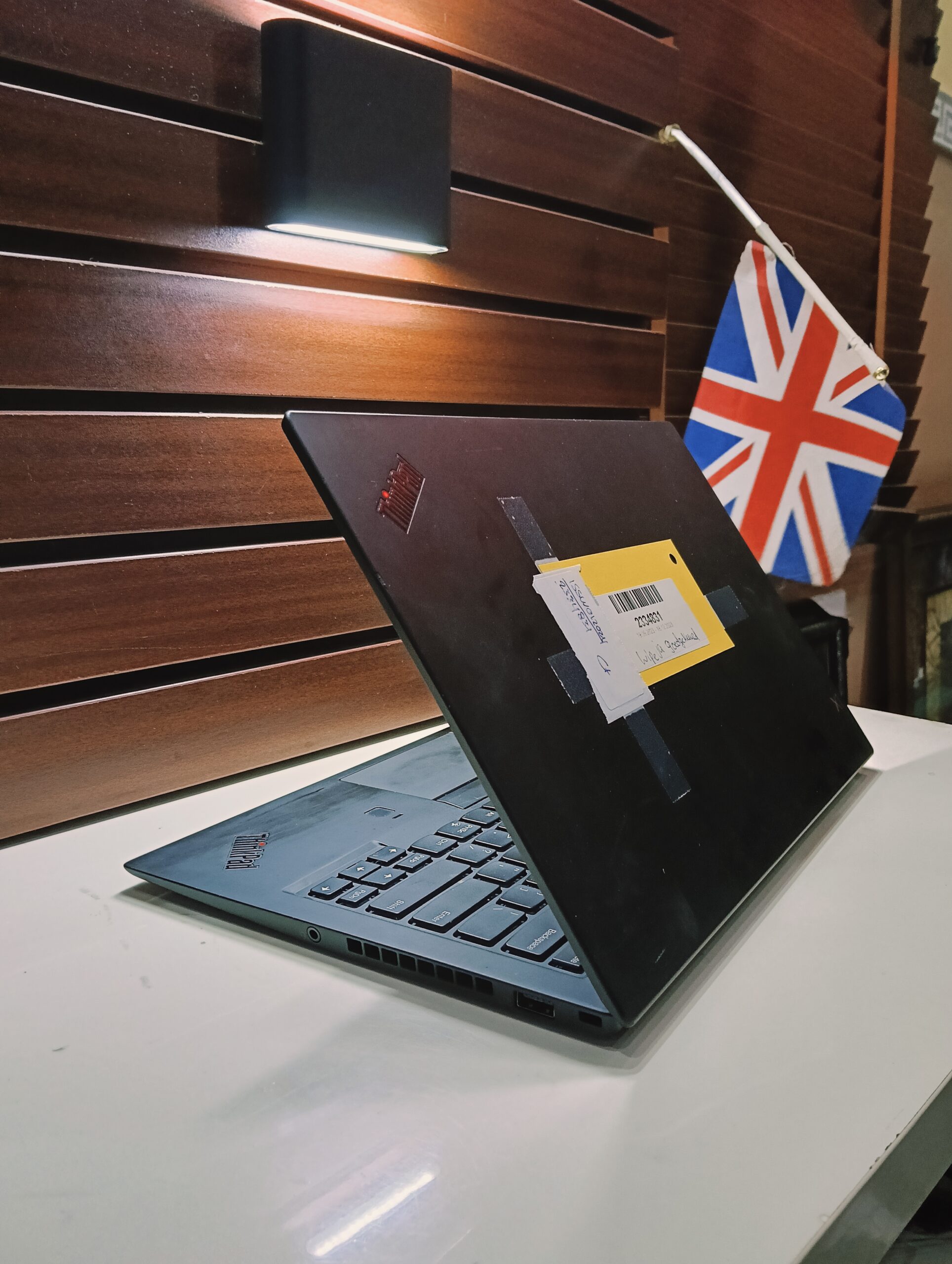 Lenovo 20KH006YUS - Intel Core i7 (2.0GHz) - 8th Gen - 512GB SSD - 16GB Ram - Windows 11 Pro - Image 2