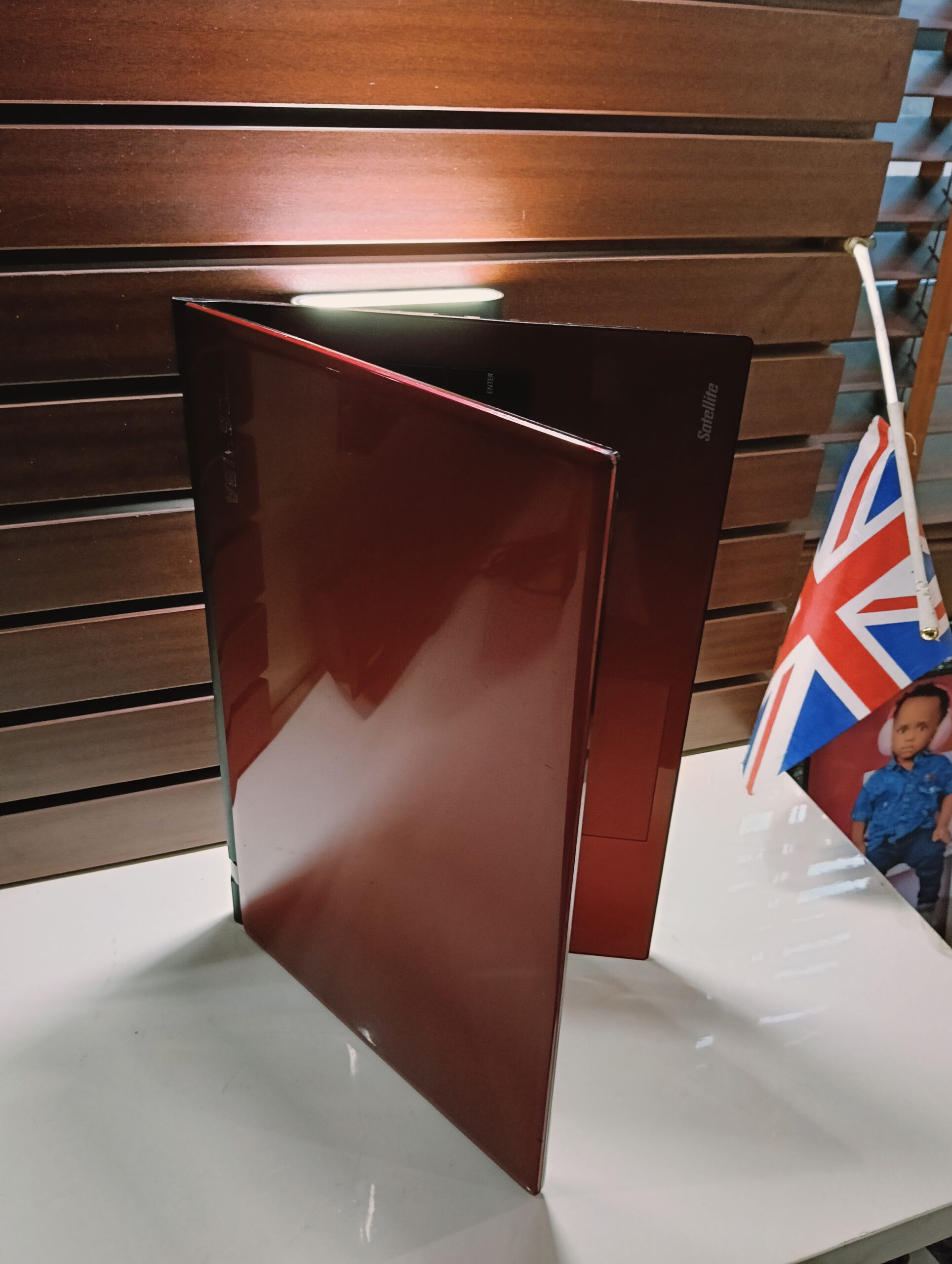 Toshiba Satelite L50 C - Intel Core i3Β  ( 2.0GHz)Β  - 320GB HDD - 8GB Ram - Windows 10 Pro - Image 4