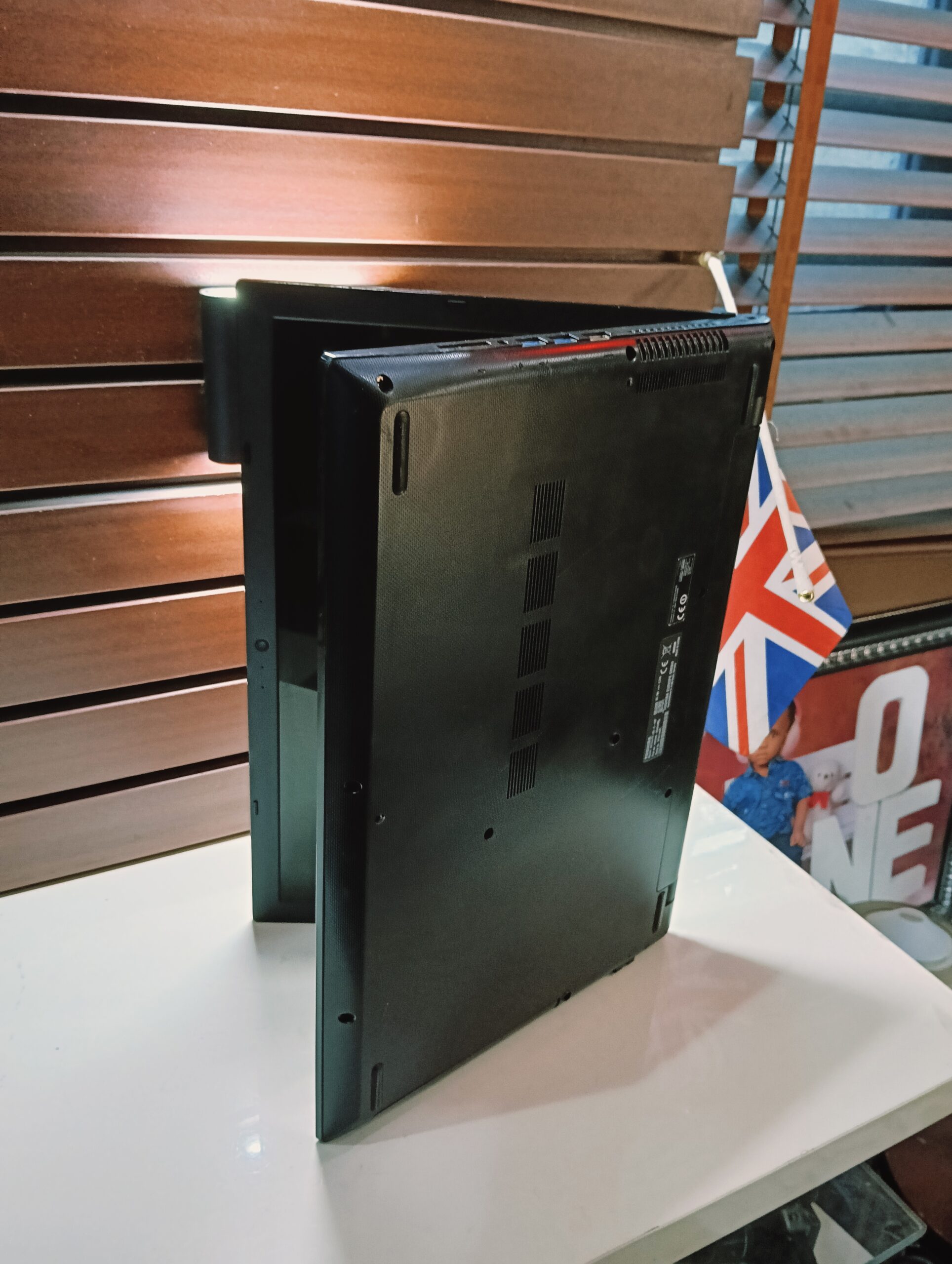 Toshiba Satelite L50 C - Intel Core i3Β  ( 2.0GHz)Β  - 320GB HDD - 8GB Ram - Windows 10 Pro - Image 5