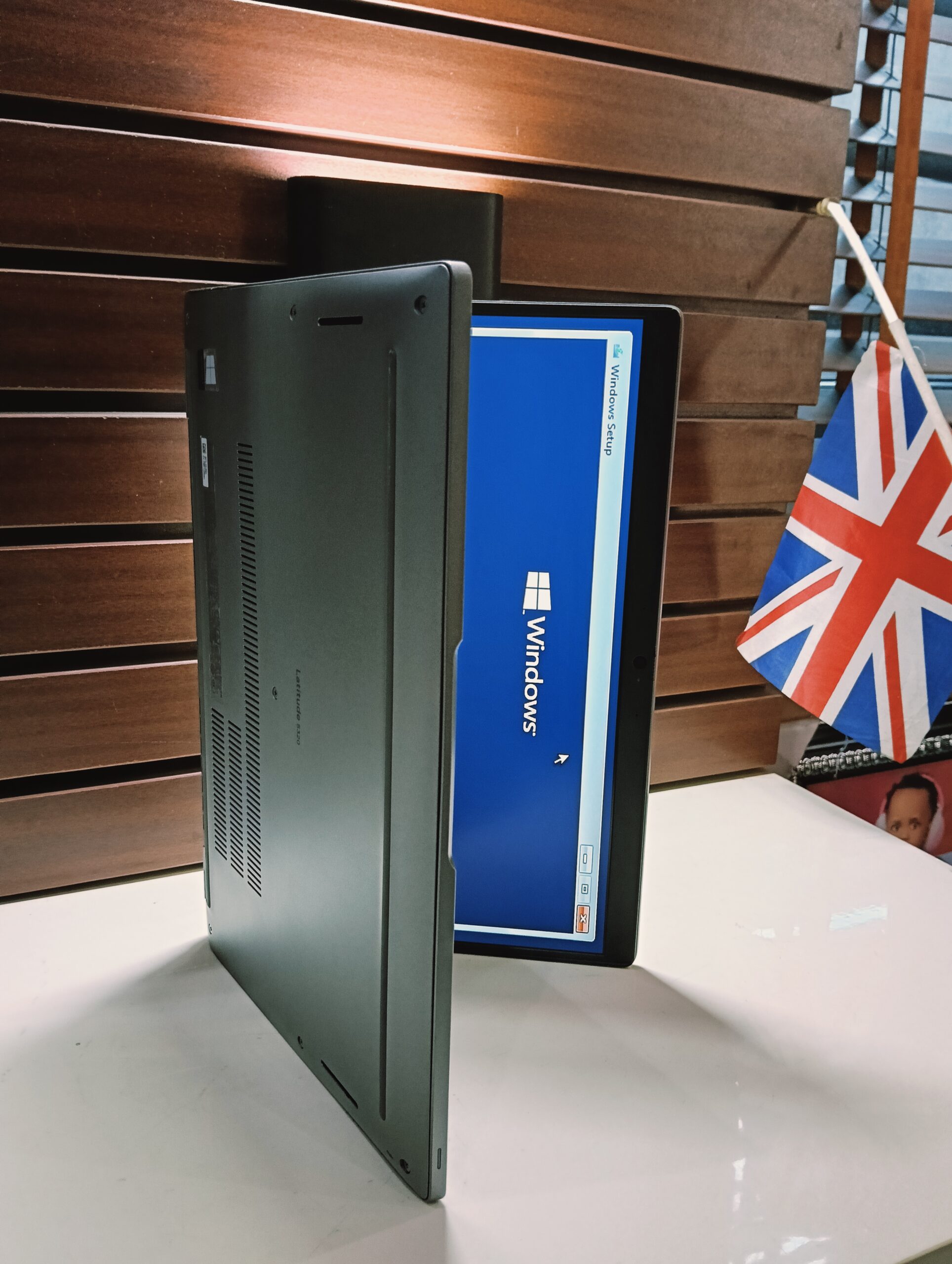 Dell Latitude 5320 - Intel Core i5 (2.6GHz) - 11th Gen - 256GB SSD - 8GB Ram - Windows 11 Pro - Image 7