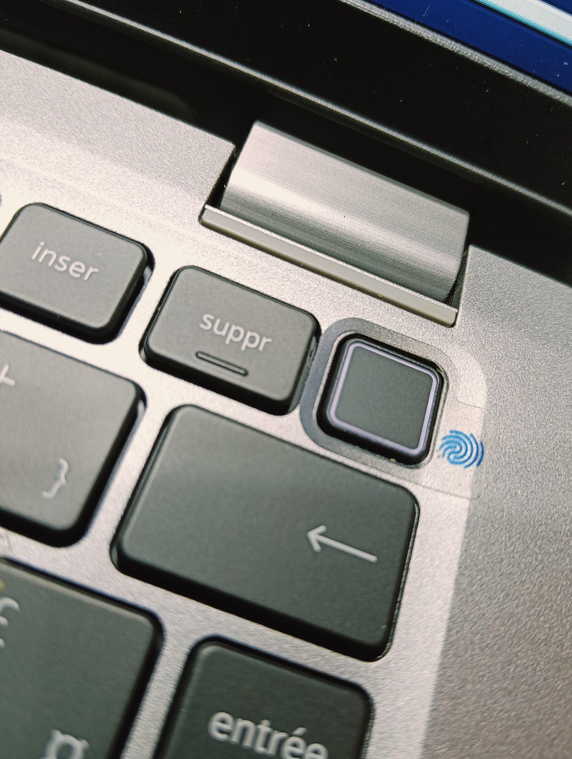 Dell Latitude 5320 - Intel Core i5 (2.6GHz) - 11th Gen - 256GB SSD - 8GB Ram - Windows 11 Pro - Image 9