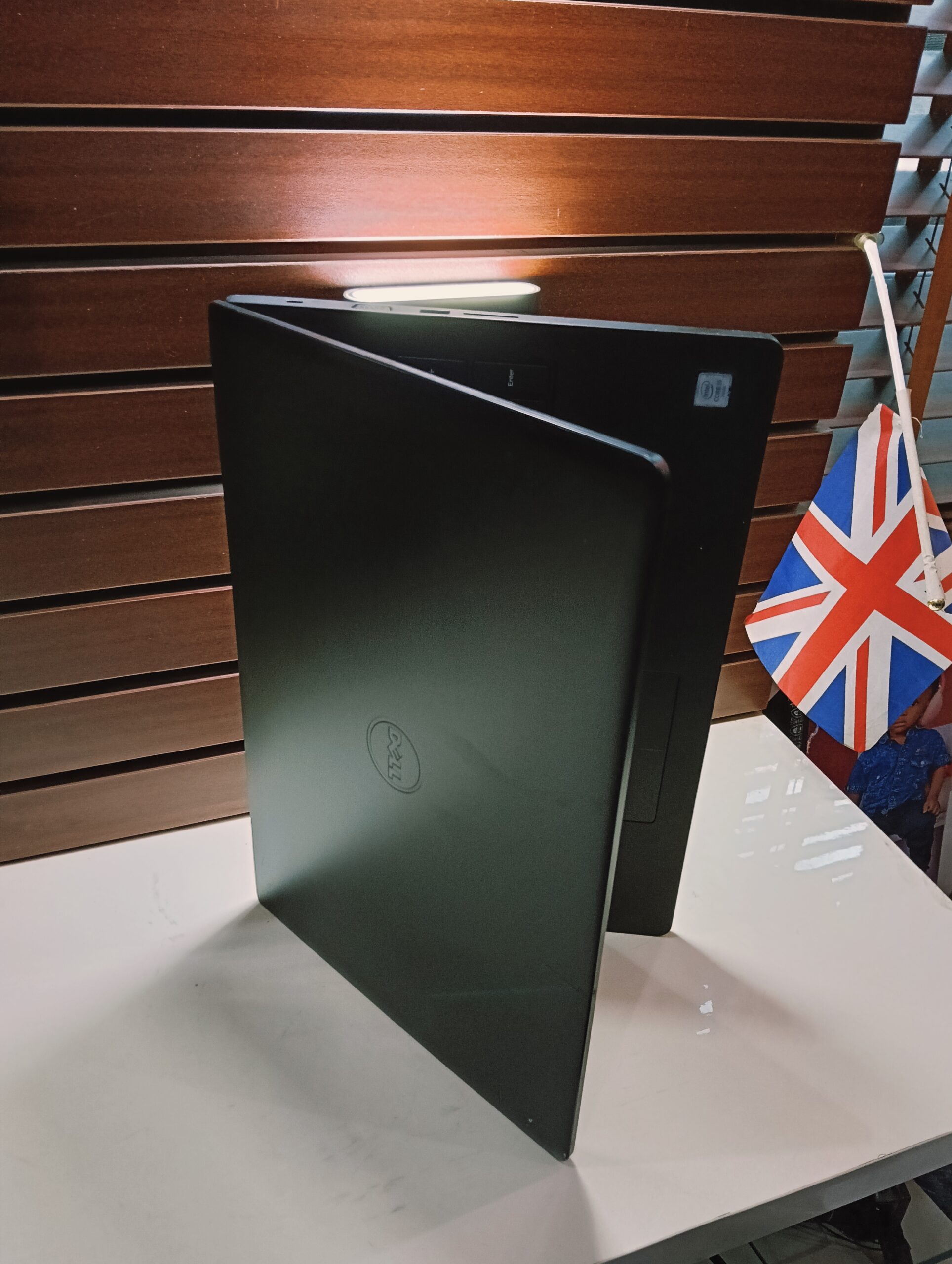 Dell Latitude - Intel Core i5 (2.0GHz) - 8th Gen - 256GB SSD - 8GB Ram - Windows 11 Pro - Image 7