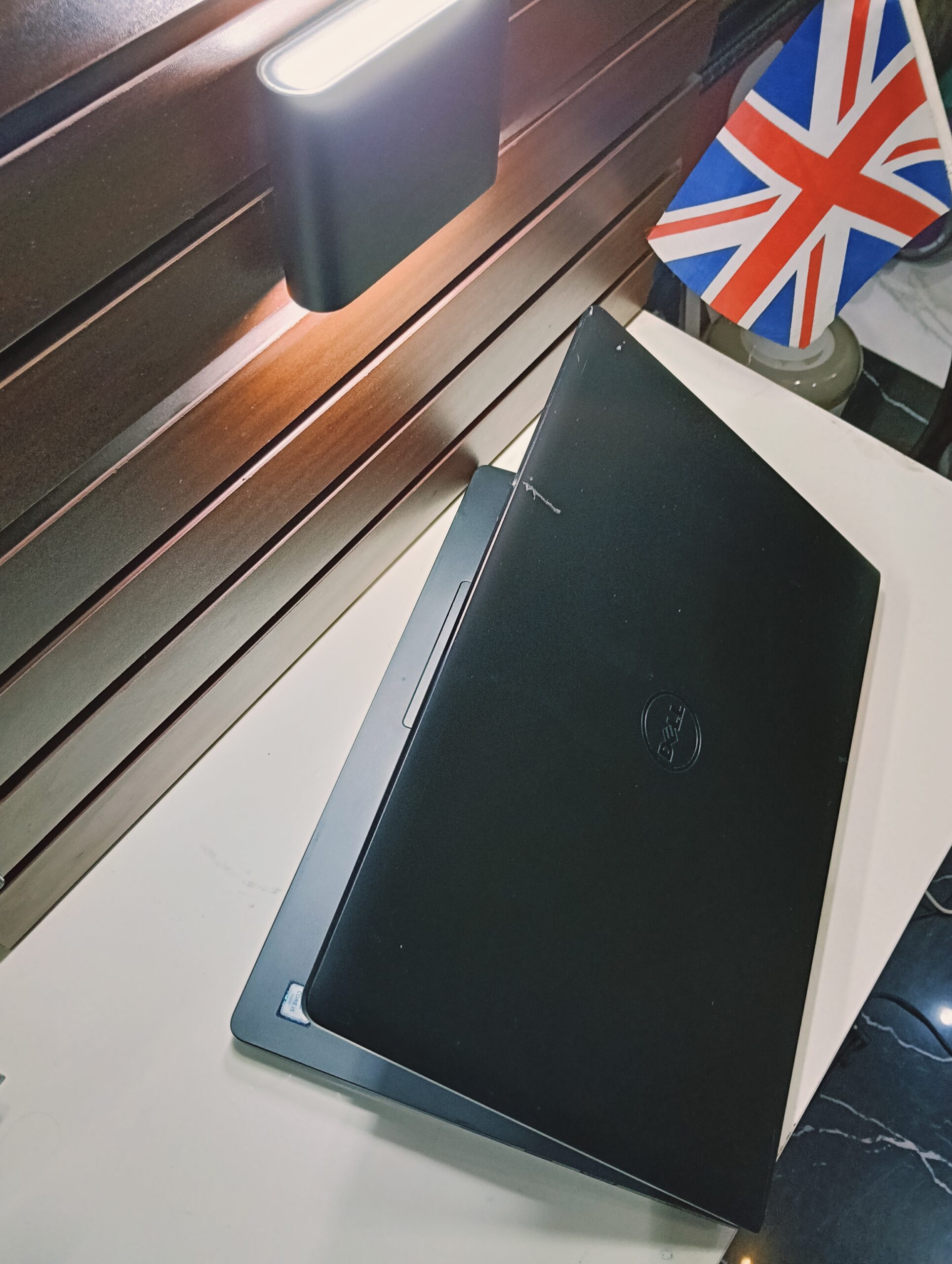 Dell Latitude - Intel Core i5 (2.0GHz) - 8th Gen - 256GB SSD - 8GB Ram - Windows 11 Pro - Image 10