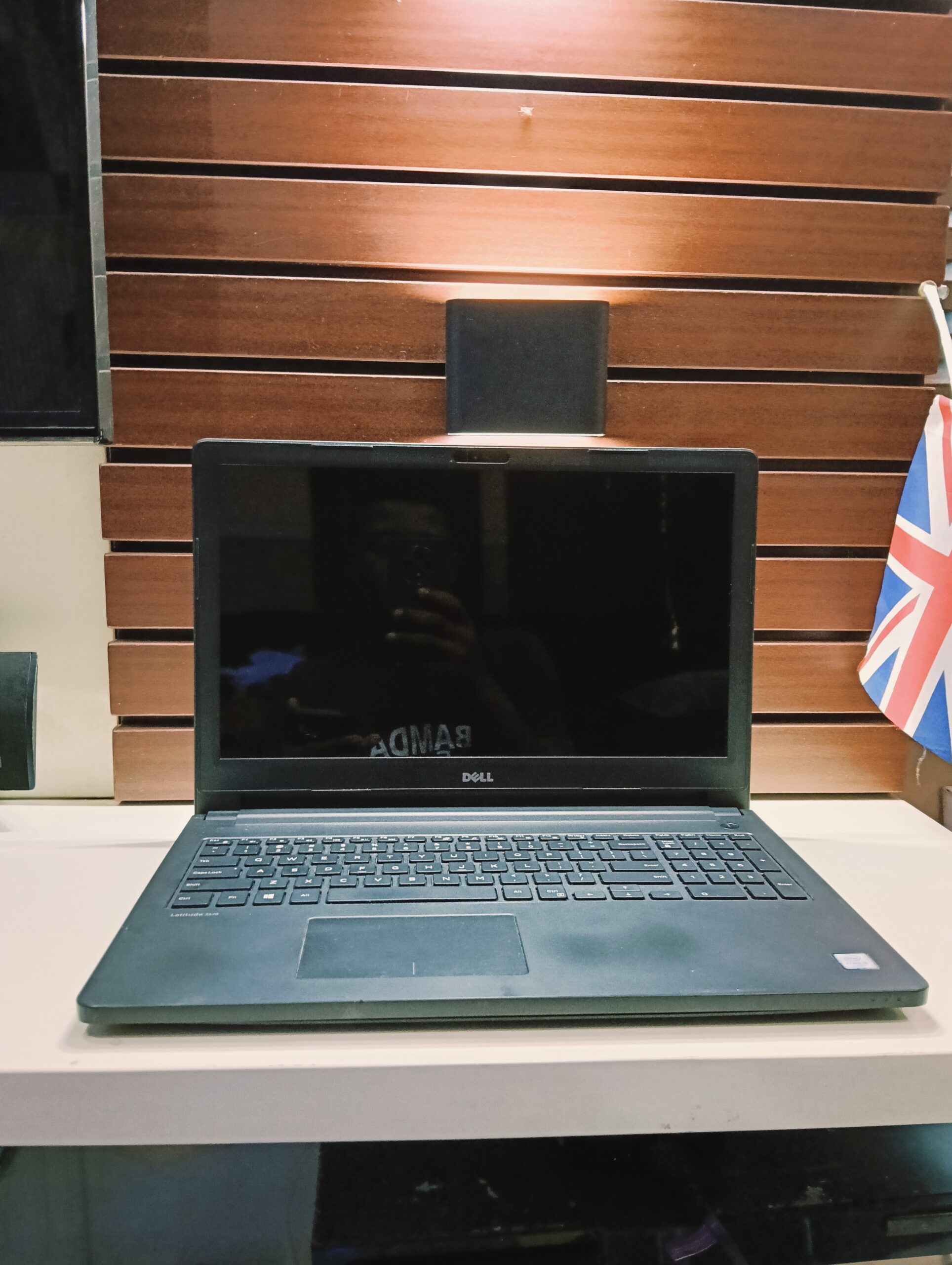 Dell Latitude - Intel Core i5 (2.0GHz) - 8th Gen - 256GB SSD - 8GB Ram - Windows 11 Pro - Image 11