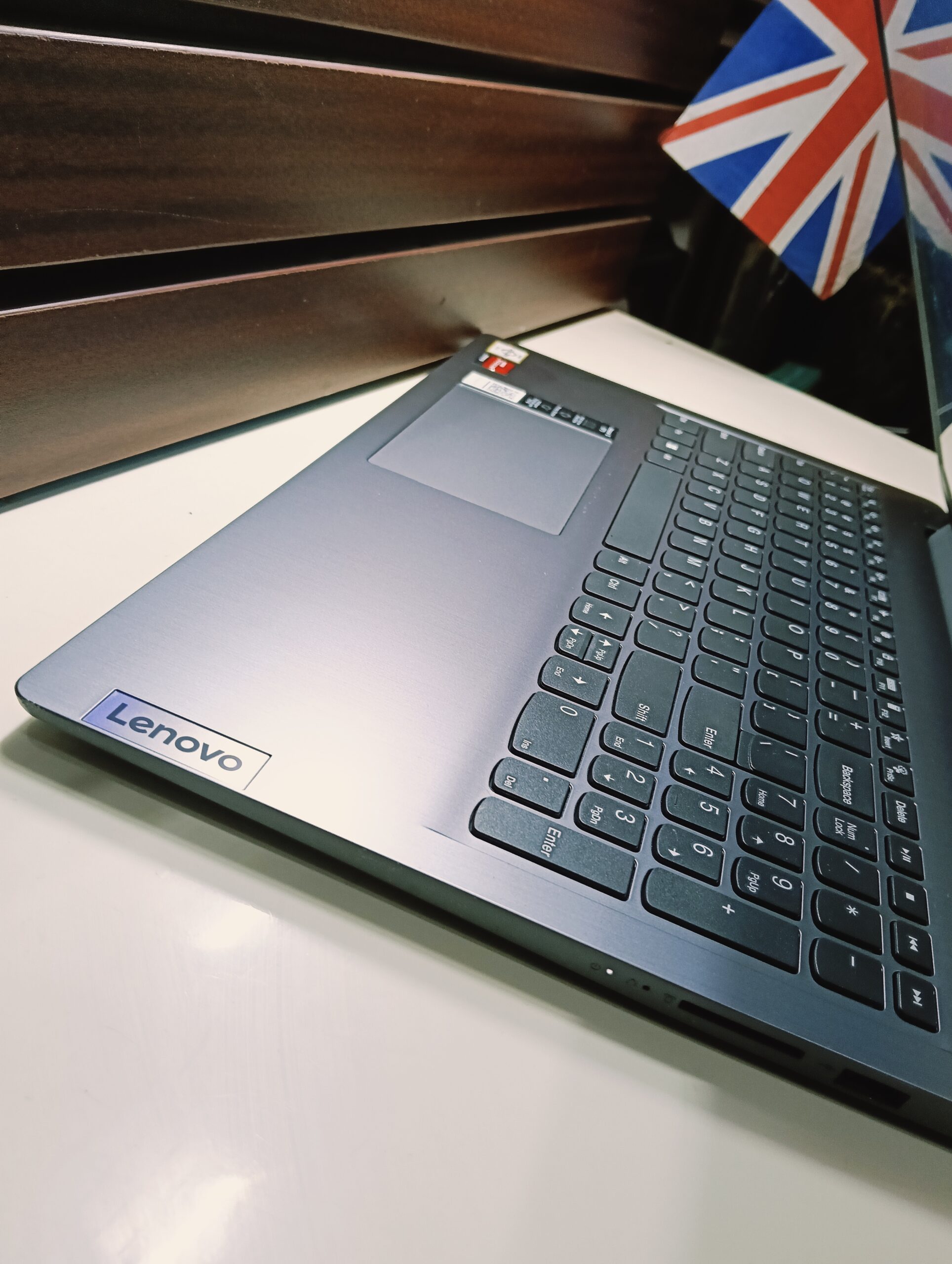 Lenovo IdeaPad 82KR - AMD Athlon Gold 3150U - 256GB SSD - 8GB Ram - Windows 11 Pro - Image 8