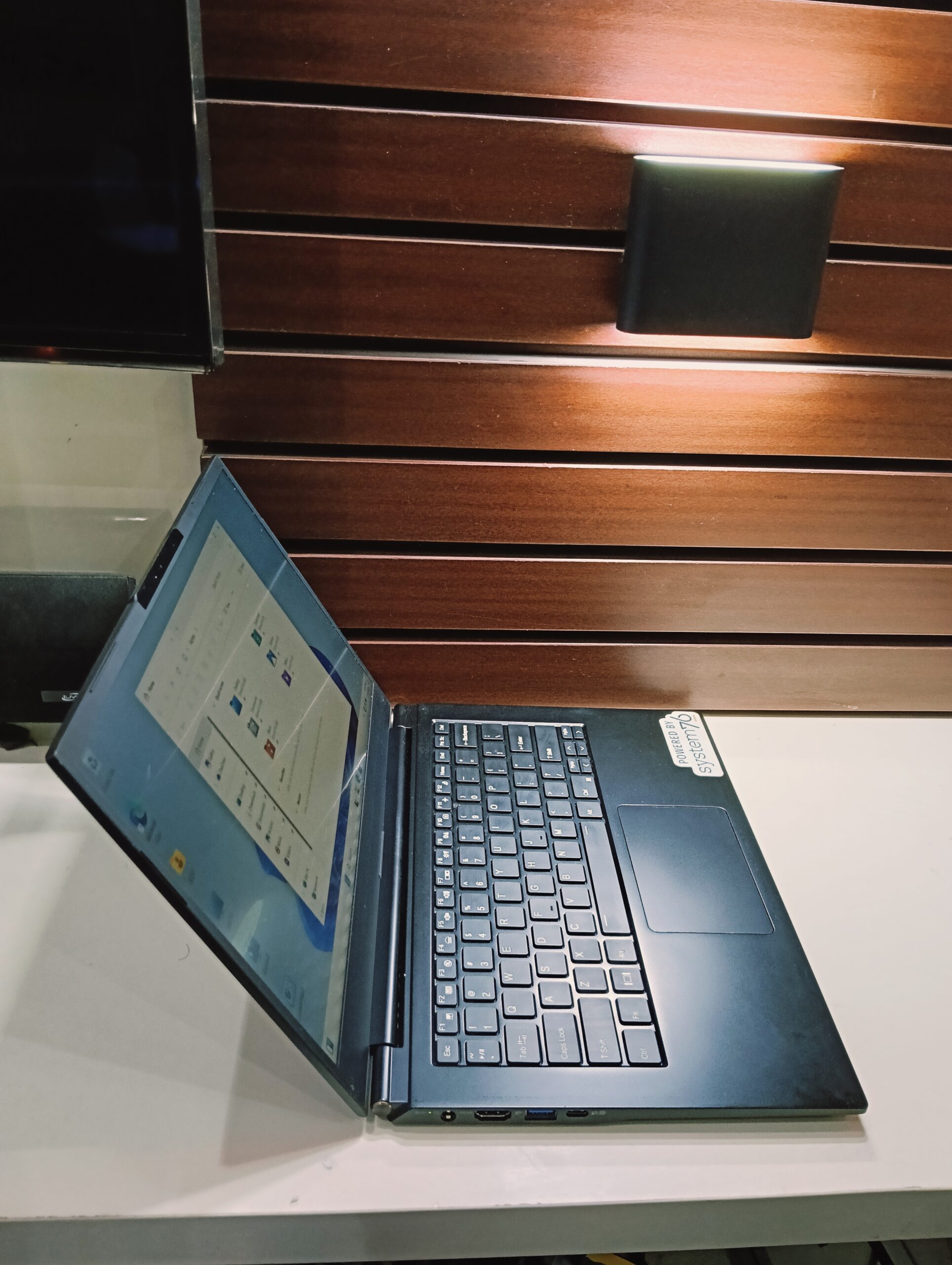 System 76 Lemur Pro - Intel Core i5 (2.5GHz) - 11th Gen - 512GB SSD - 24GB Ram - Keyboard Light - Image 8