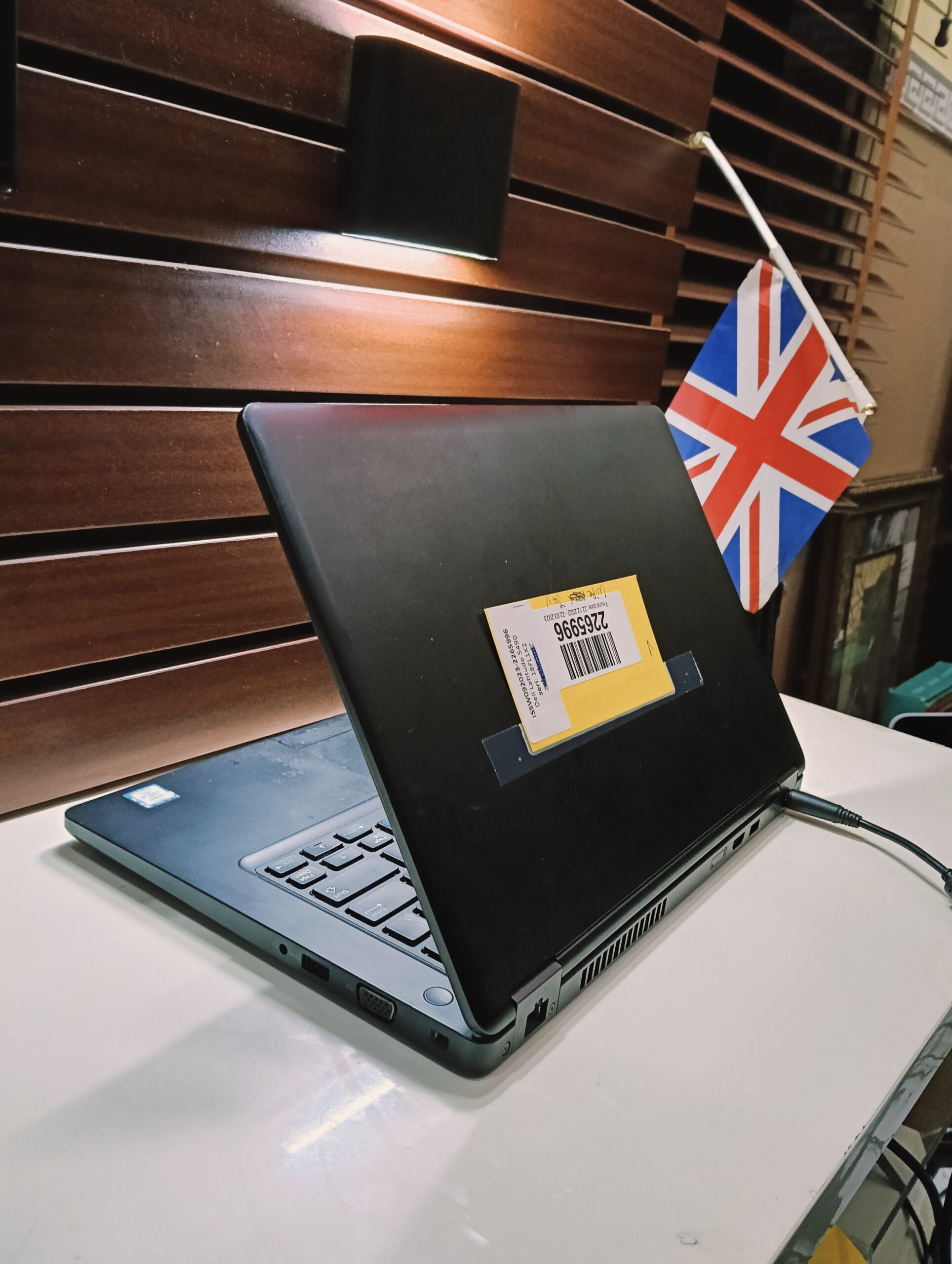 Dell Latitude 5490 - Intel Core i5 - 8th Gen - Touchscreen - 256GB SSD - 8GB Ram - Windows 11 Pro - Image 6