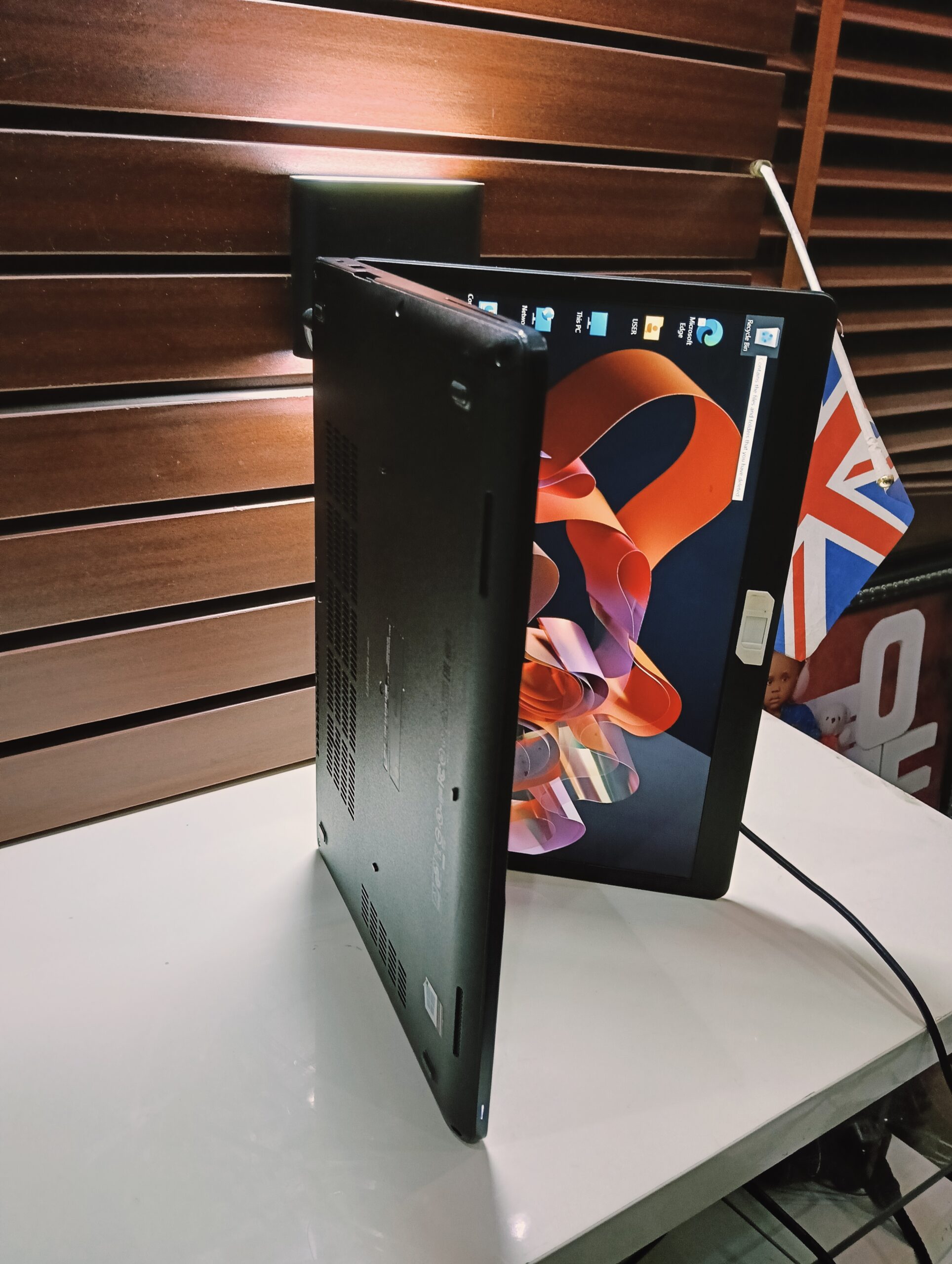 Dell Latitude 5490 - Intel Core i5 - 8th Gen - Touchscreen - 256GB SSD - 8GB Ram - Windows 11 Pro - Image 5