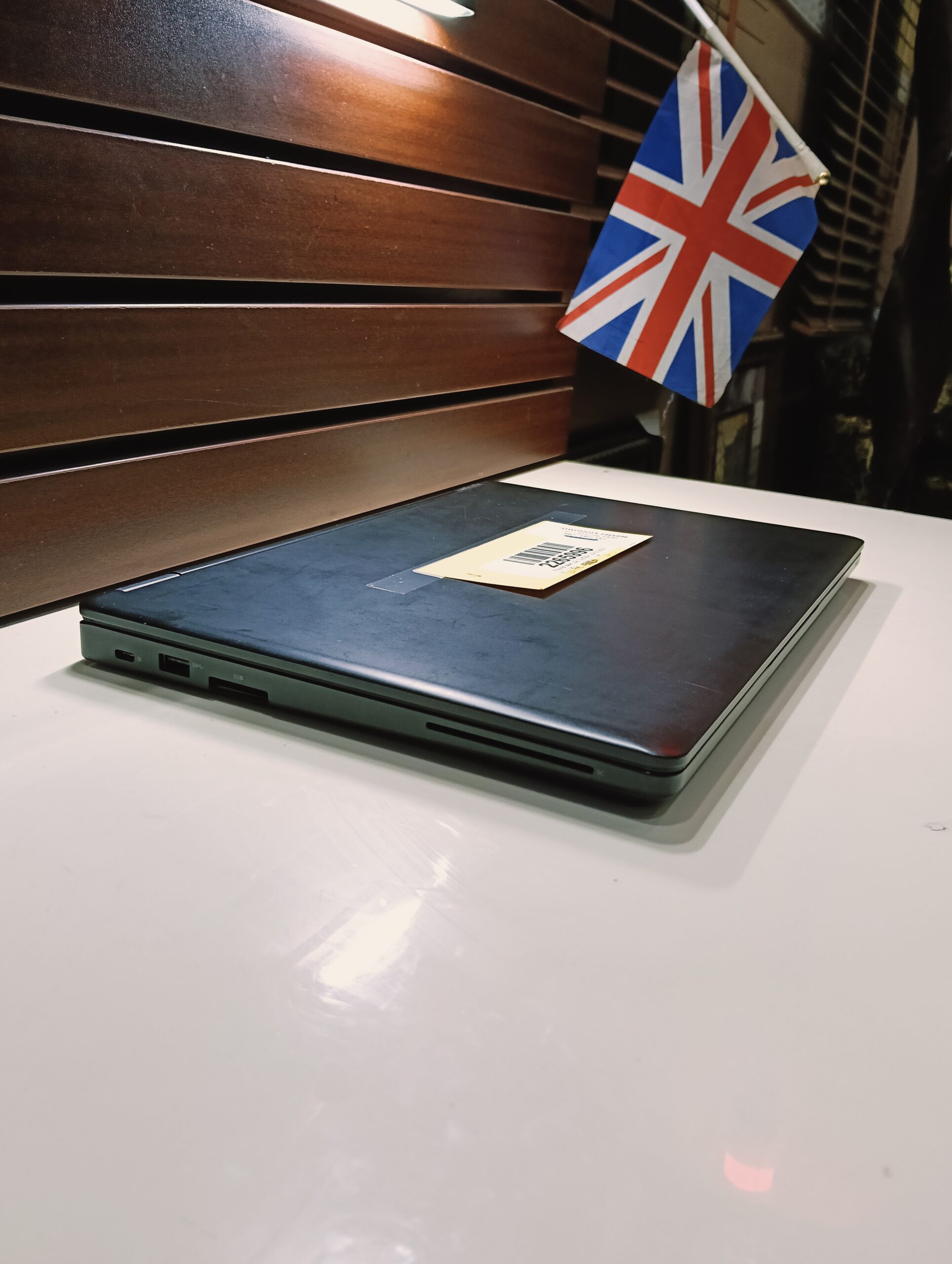 Dell Latitude 5490 - Intel Core i5 - 8th Gen - Touchscreen - 256GB SSD - 8GB Ram - Windows 11 Pro - Image 7
