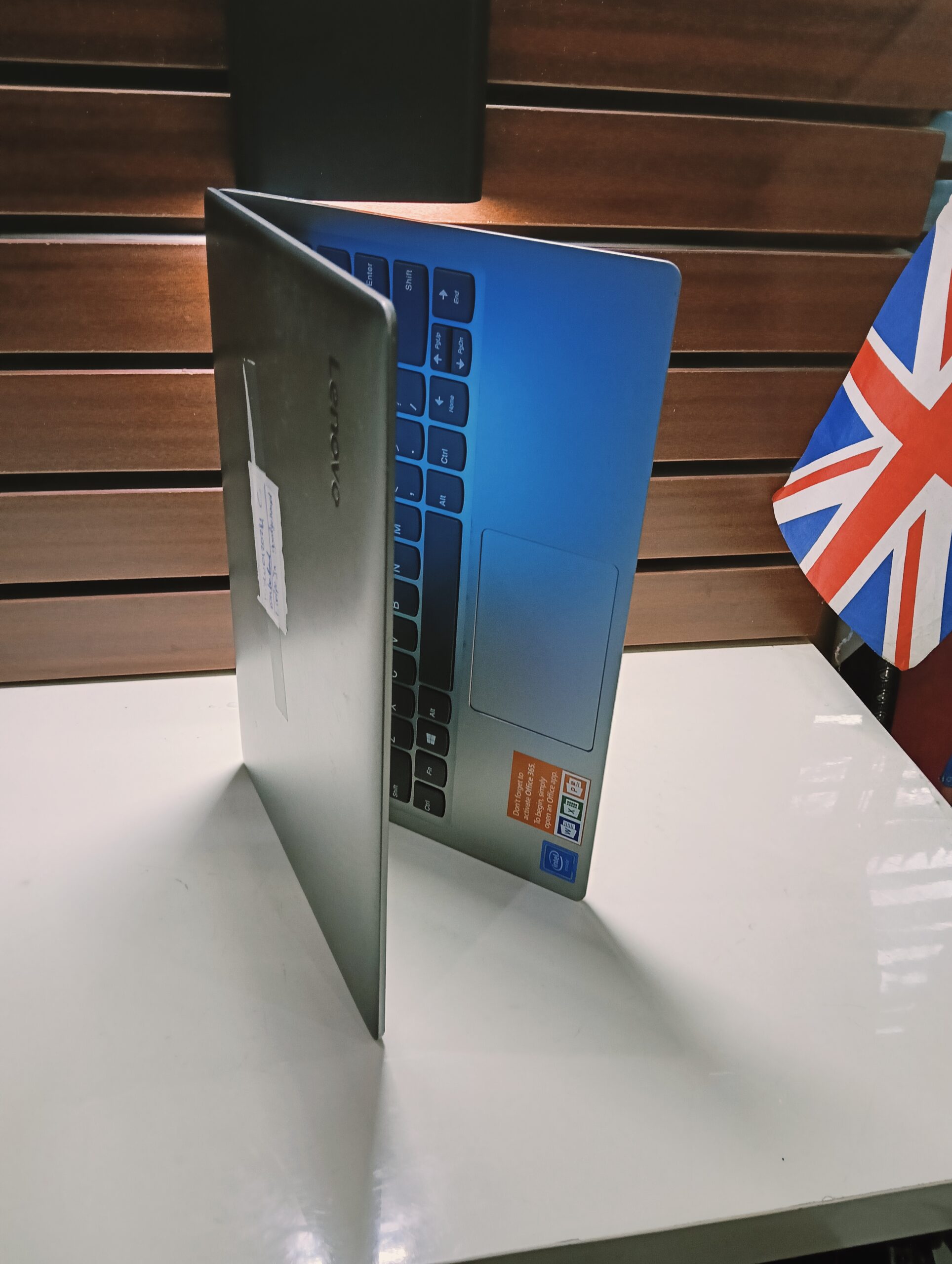 Lenovo IdeaPad 81kt - Intel Celeron (1.1GHz) - 128GB SSD - 4GB Ram - Windows 11 Pro - Image 4