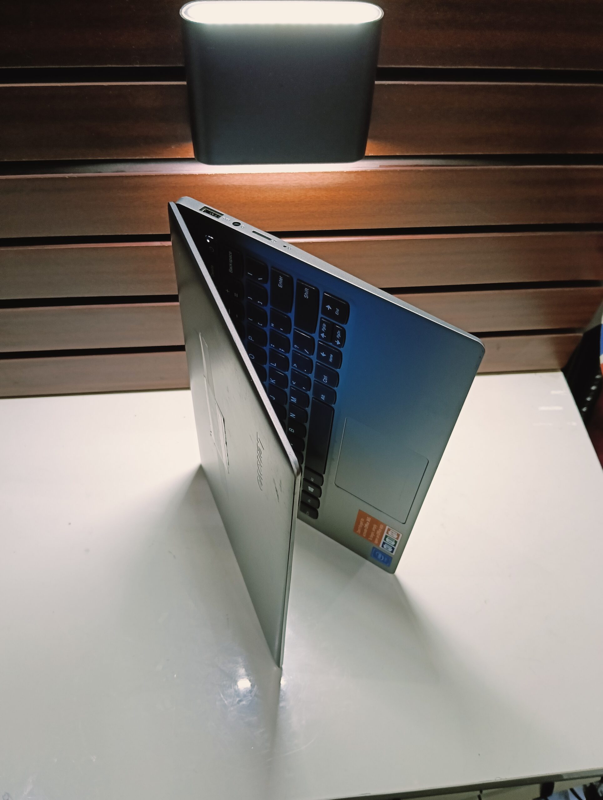 Lenovo IdeaPad 81kt - Intel Celeron (1.1GHz) - 128GB SSD - 4GB Ram - Windows 11 Pro - Image 5