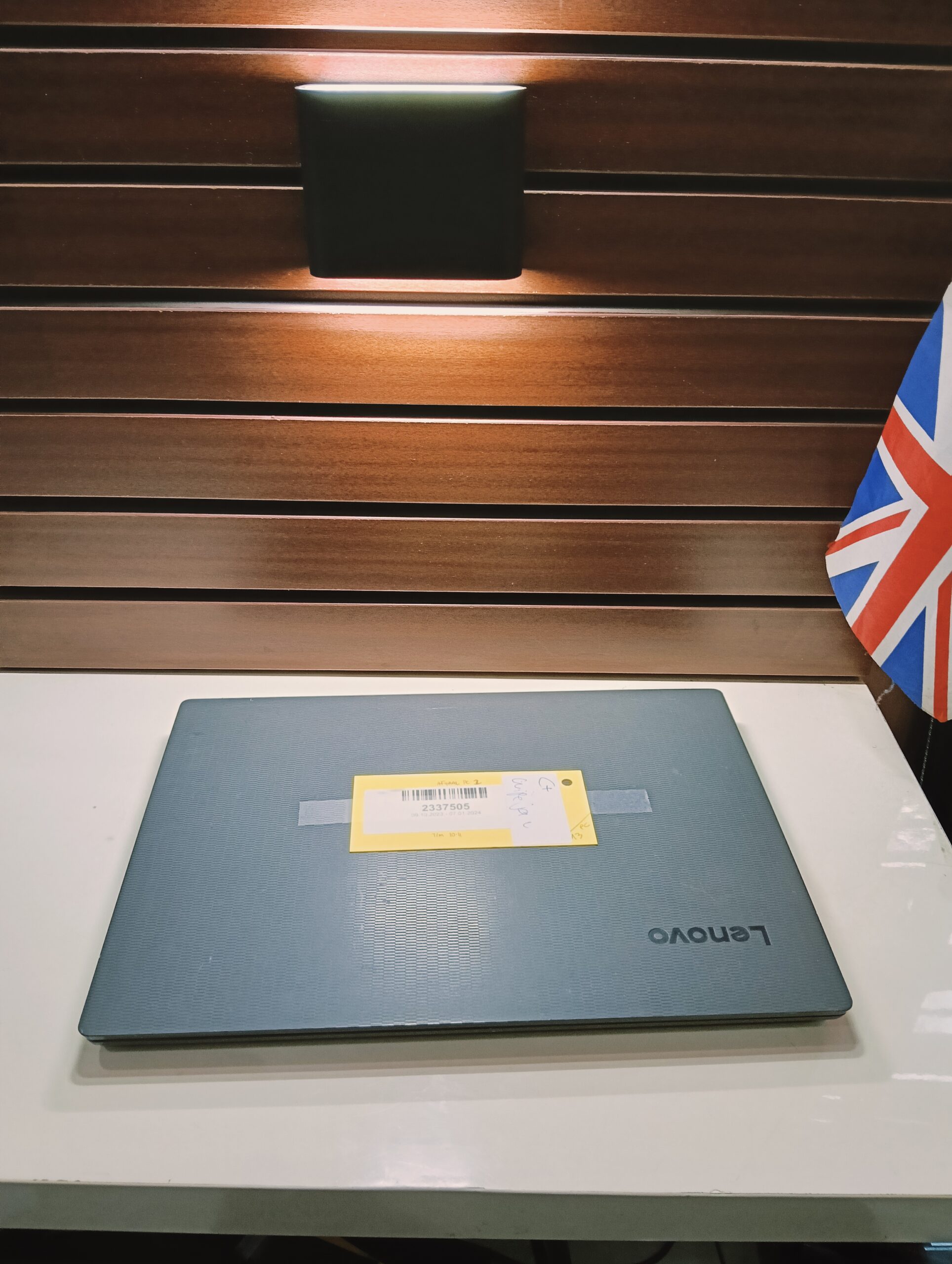 Lenovo IdeaPad 81QH - Intel Core i3 (2.0GHz) - 6th Gen - 128GB SSD - 8GB Ram - Keyboard Light - Image 5