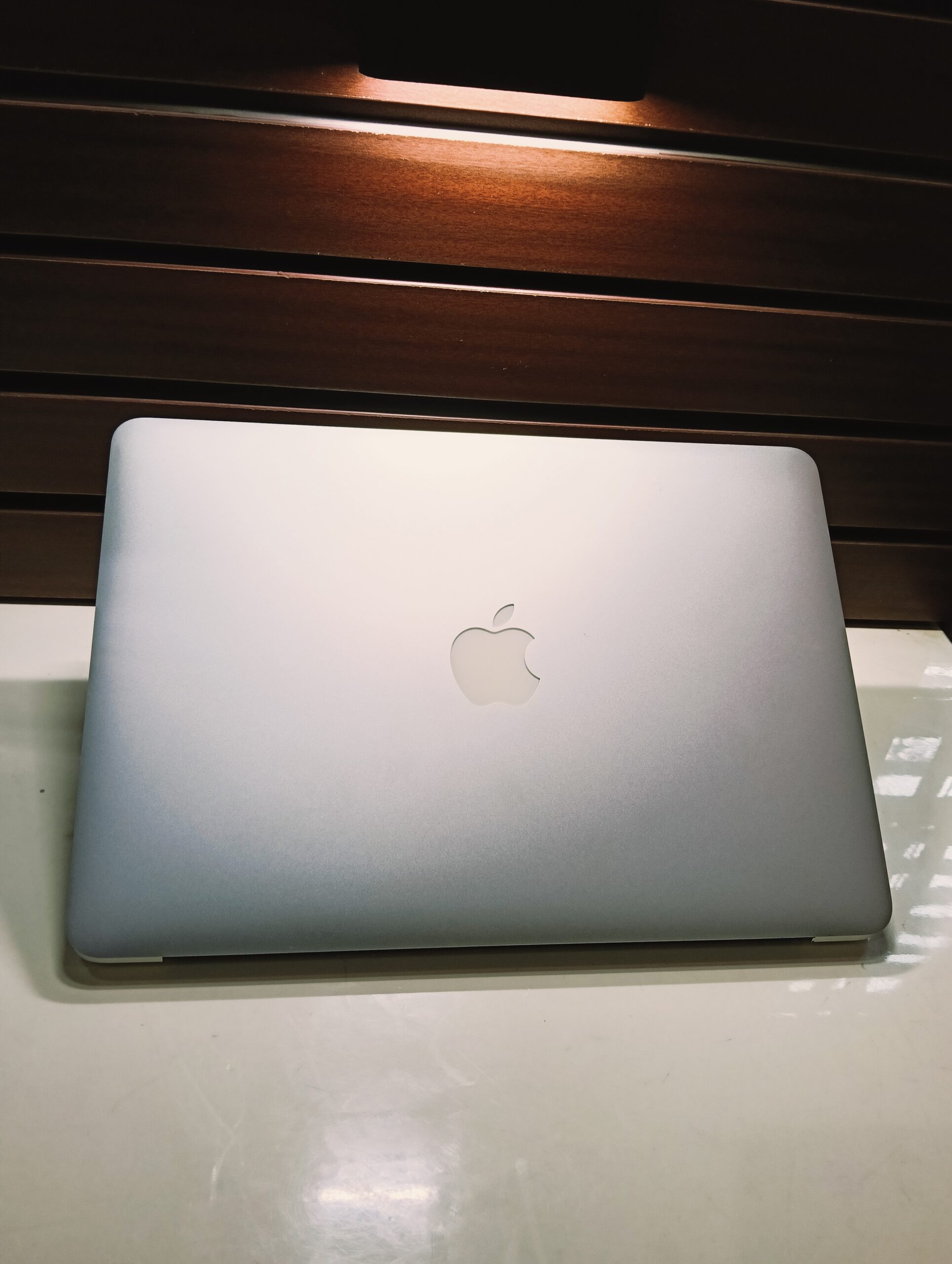 Apple MacBook Air 2012 – Intel Core i5 (1.8GHz) – 128GB SSD – 4GB