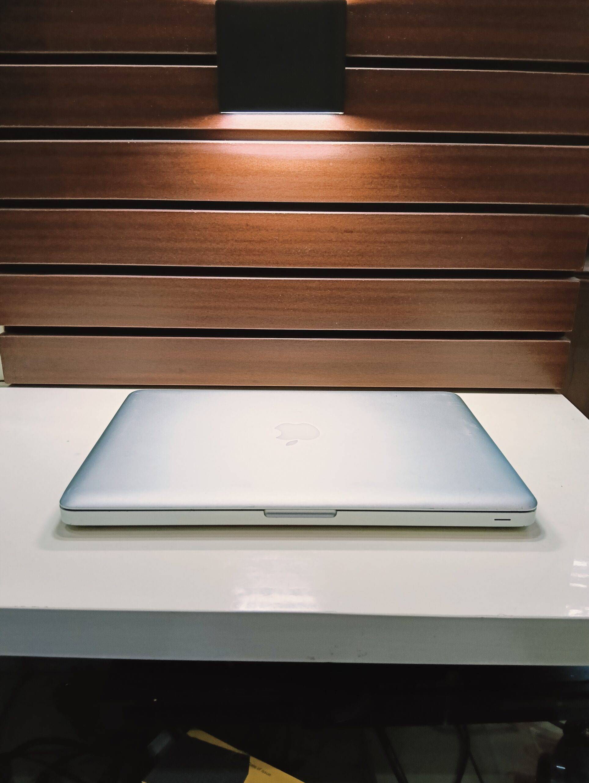 Apple MacBook Pro - Intel Core i7 (2.9Ghz) - 500GB HDD - 12GB Ram - 13.3 inch - Keyboard Light - Image 2