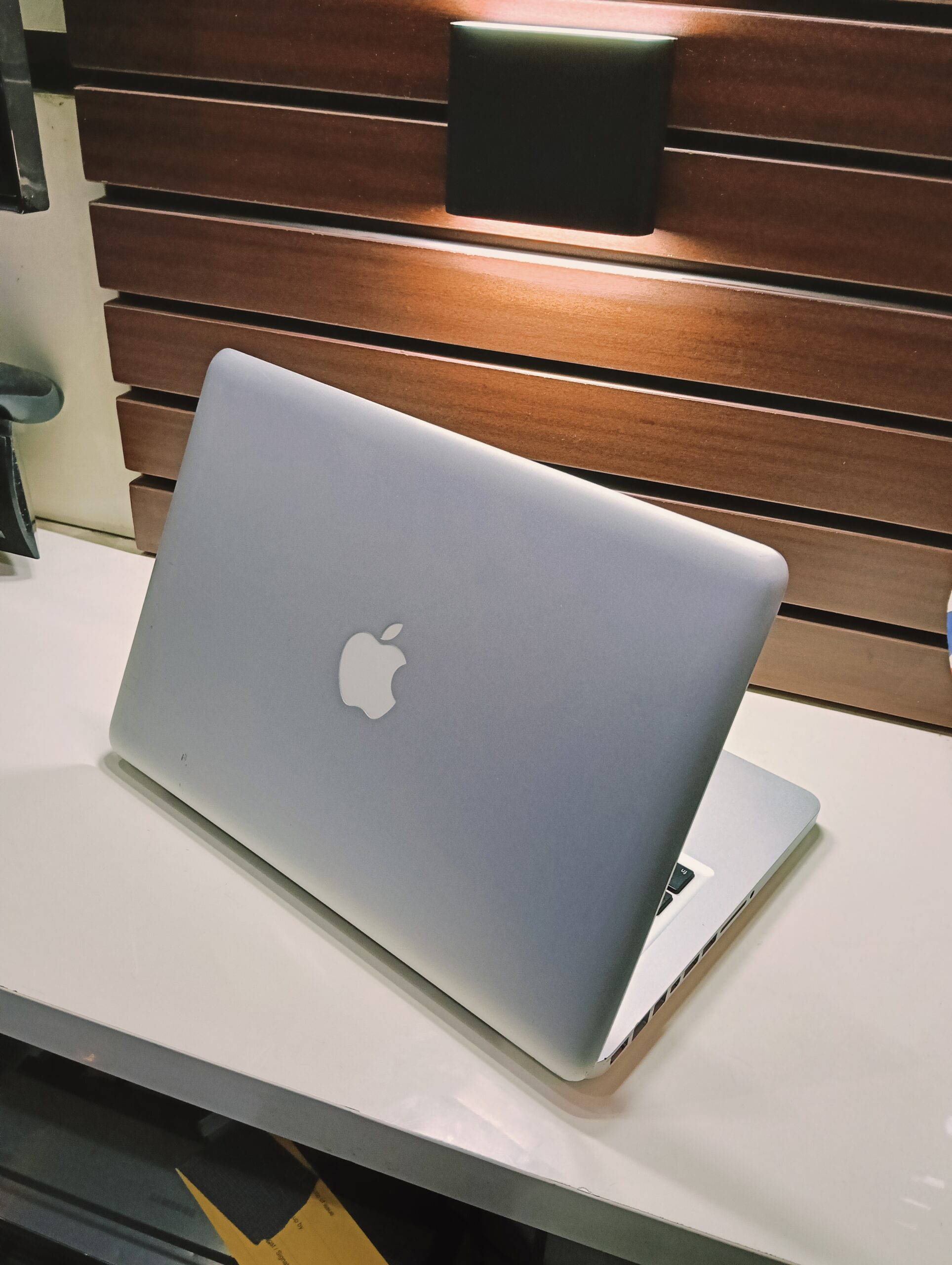 Apple MacBook Pro - Intel Core i7 (2.9Ghz) - 500GB HDD