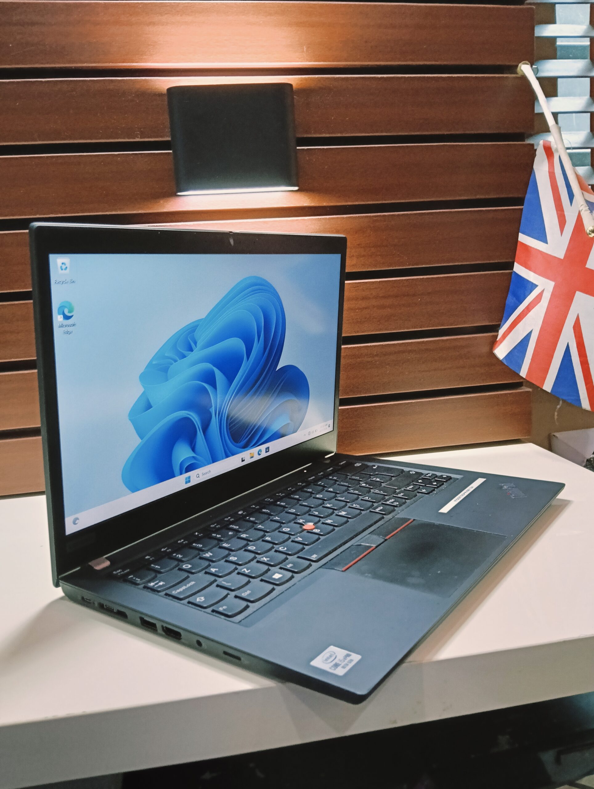 Lenovo ThinkPad T14 - Intel Core i5 (2.2GHz) - 10th Gen - 256GB SSD - 16GB Ram - Windows 11 Pro - Image 8