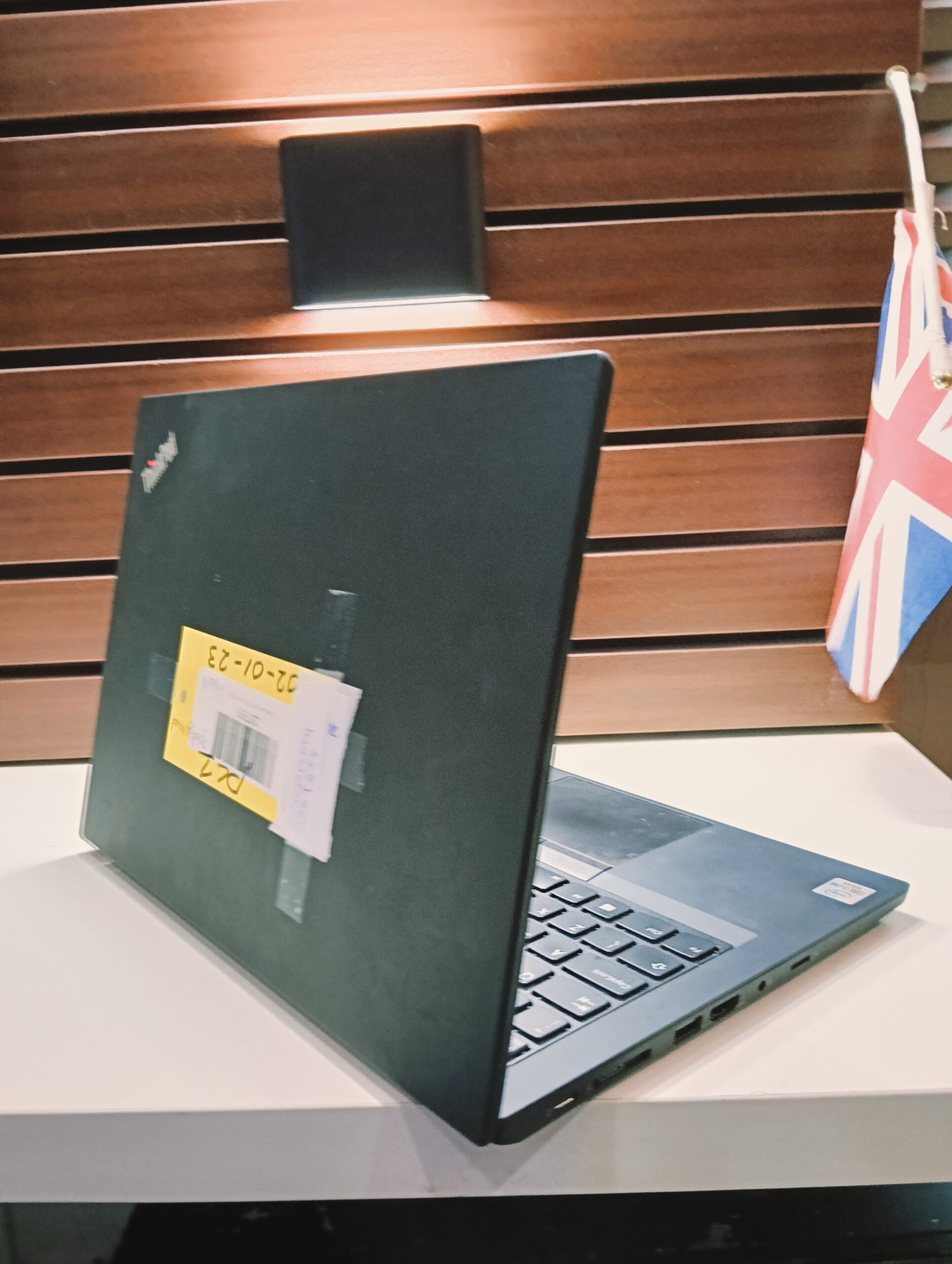 Lenovo ThinkPad T14 - Intel Core i5 (2.2GHz) - 10th Gen - 256GB SSD - 16GB Ram - Windows 11 Pro - Image 2