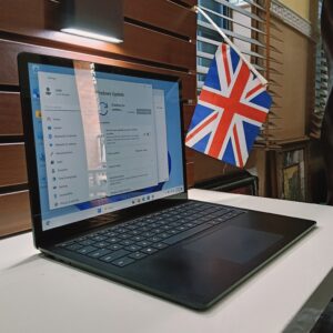 Microsoft Surface 4 - Touchscreen - Intel Core i7 (3.0GHz) - 11th Gen - 1TB SSD - 32GB Ram